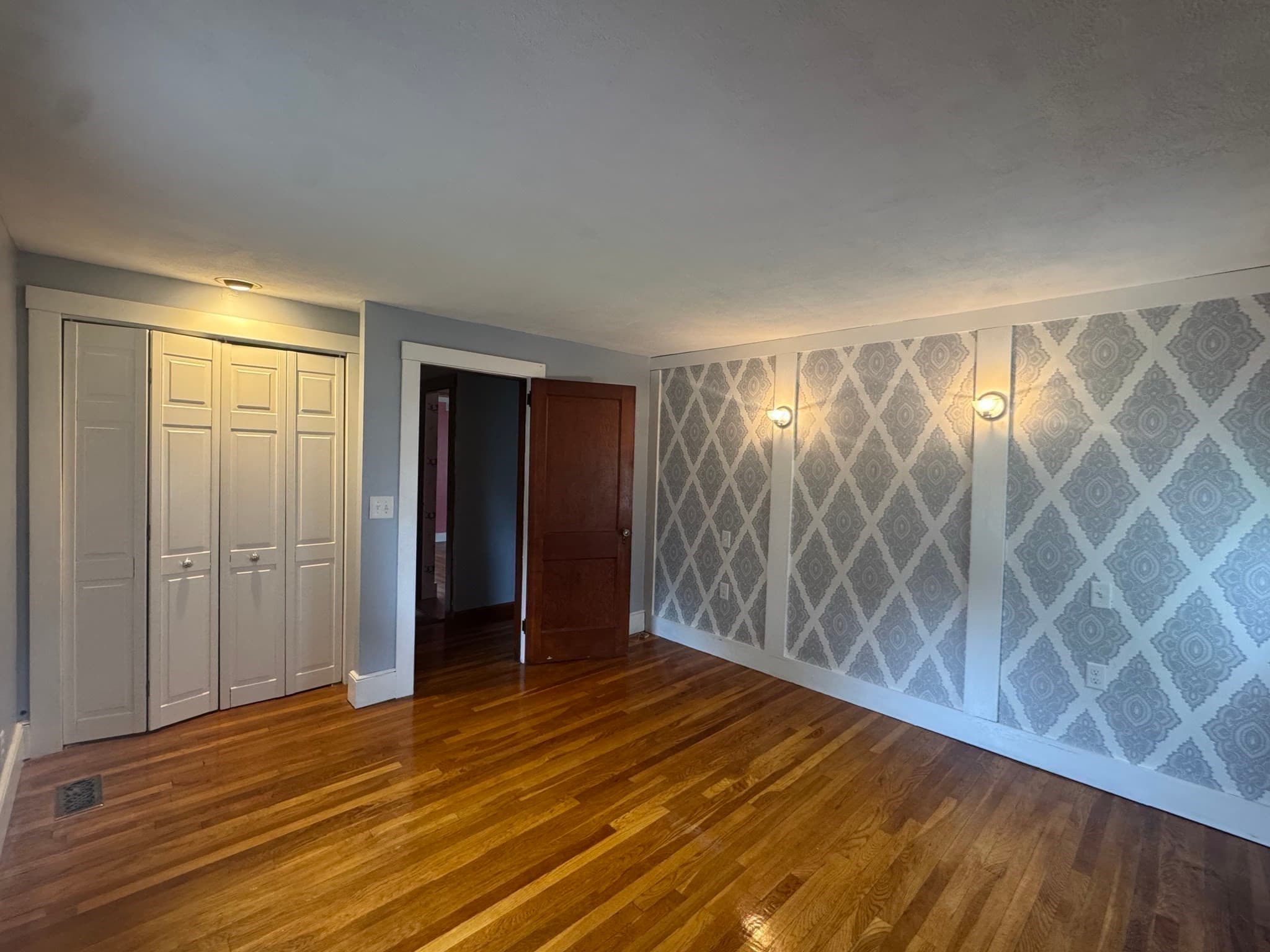 Single Family Residence at 28 Bedford Road, Woburn MA 01801, Woburn, photo 15 of 37