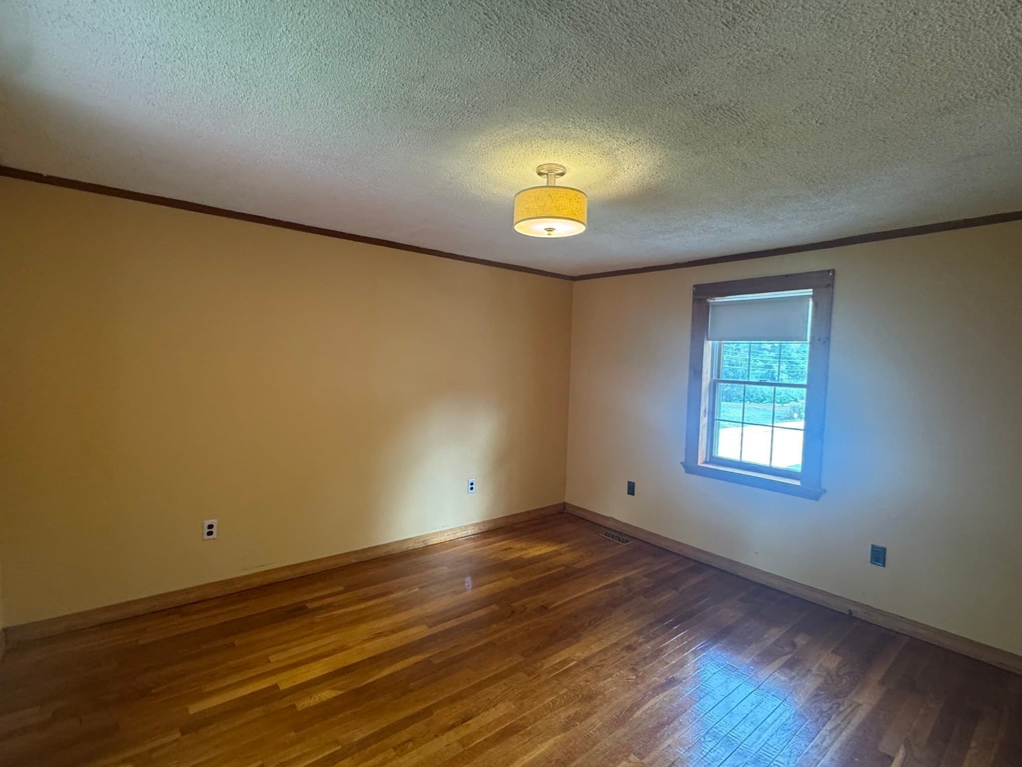 Single Family Residence at 28 Bedford Road, Woburn MA 01801, Woburn, photo 21 of 37