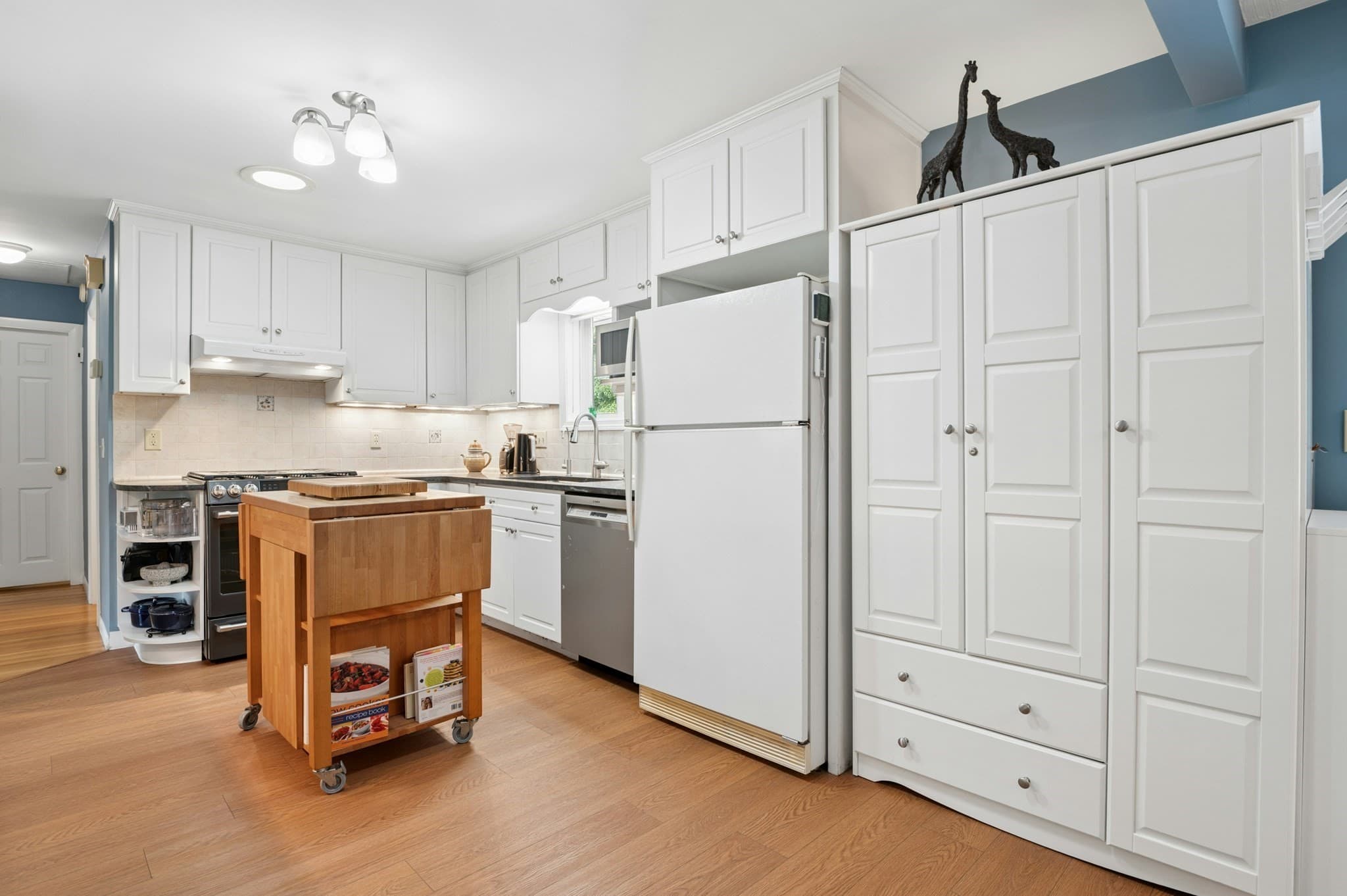 Single Family Residence at 11 Greybert Ln, Worcester MA 01602, Worcester, photo 23 of 42
