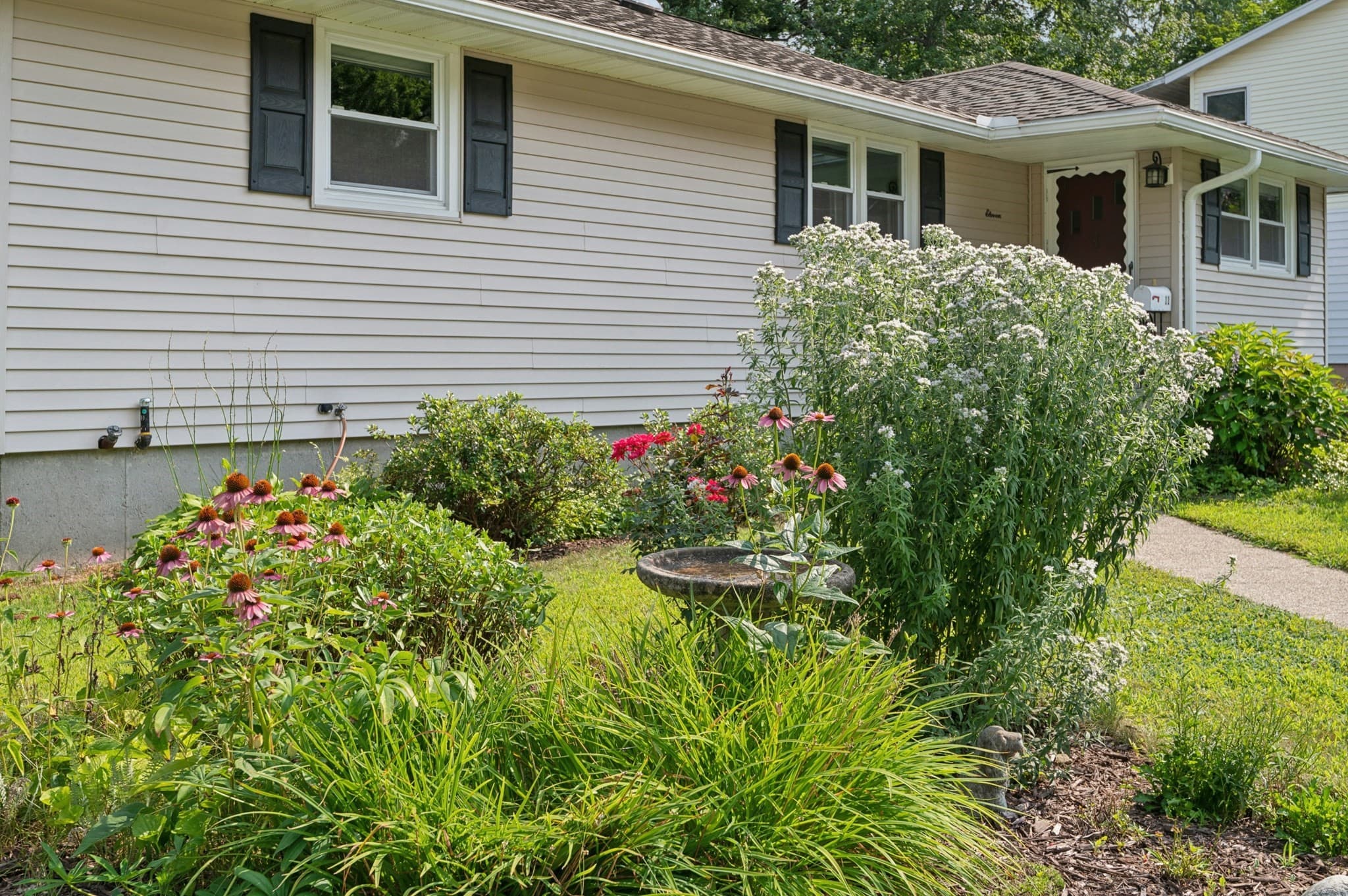 Single Family Residence at 11 Greybert Ln, Worcester MA 01602, Worcester, photo 2 of 42