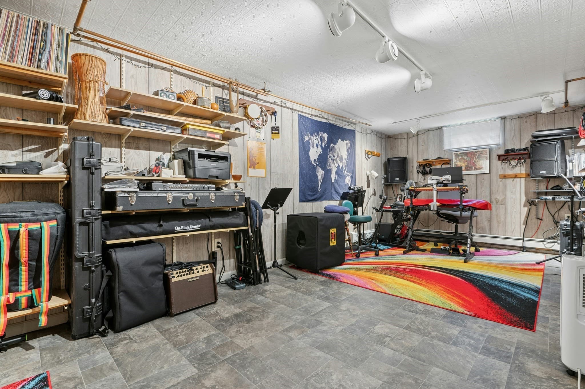 Single Family Residence at 11 Greybert Ln, Worcester MA 01602, Worcester, photo 35 of 42