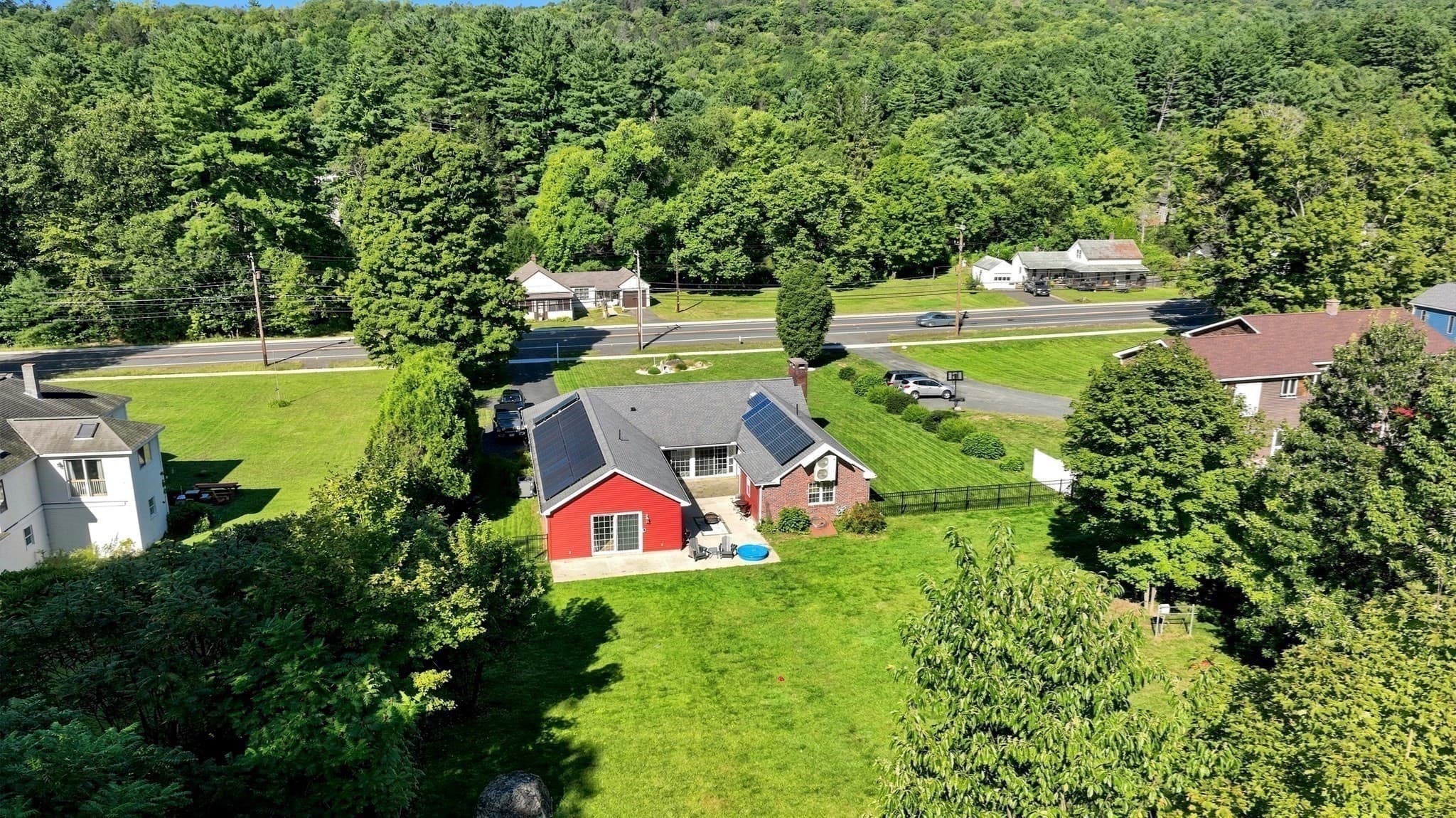 Single Family Residence at 146 Huntington Rd, Russell MA 01071, photo 7 of 28