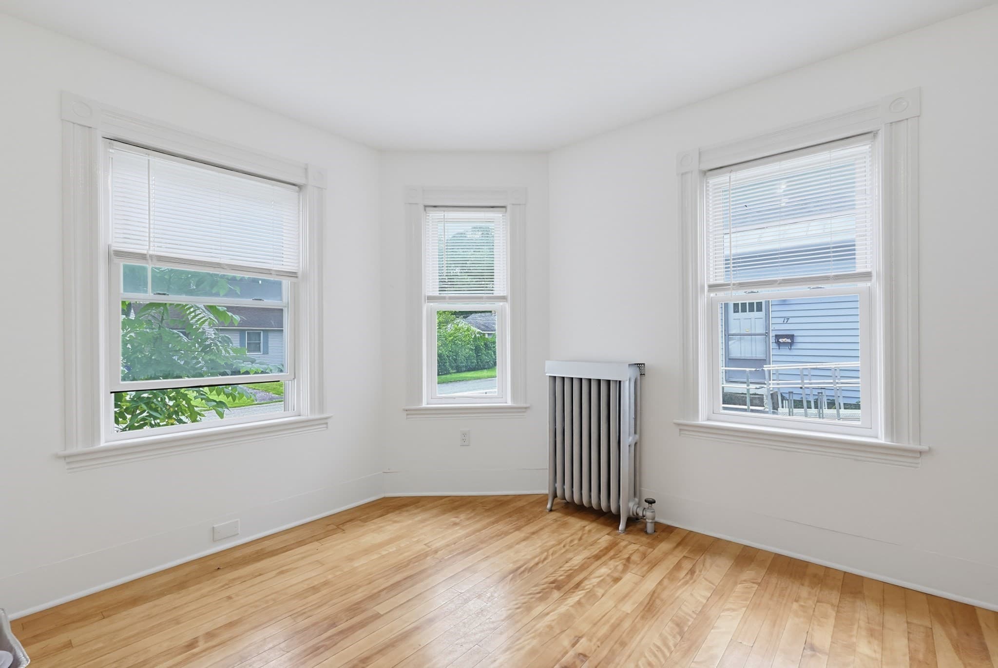 Single Family Residence at 13 Campbell Ave, Leominster MA 01453, Leominster, photo 8 of 32