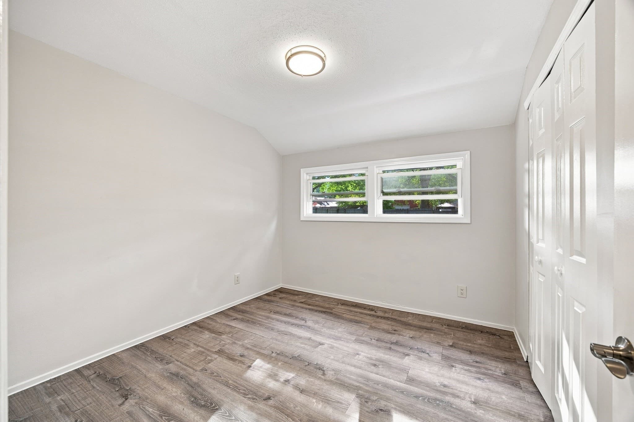 Single Family Residence at 96 Shady Brook Lane, Springfield MA 01118, Springfield, photo 13 of 27