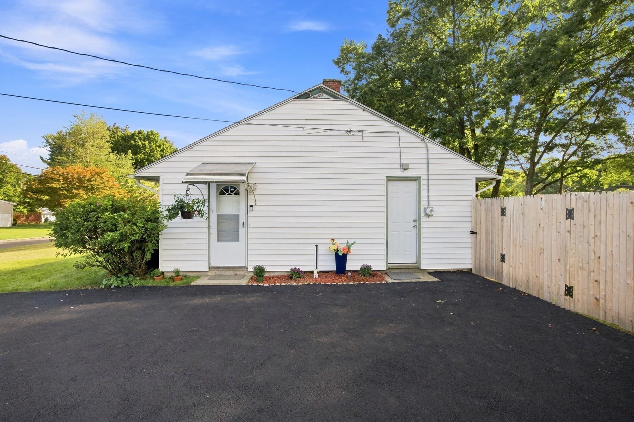 Single Family Residence at 96 Shady Brook Lane, Springfield MA 01118, Springfield, photo 26 of 27