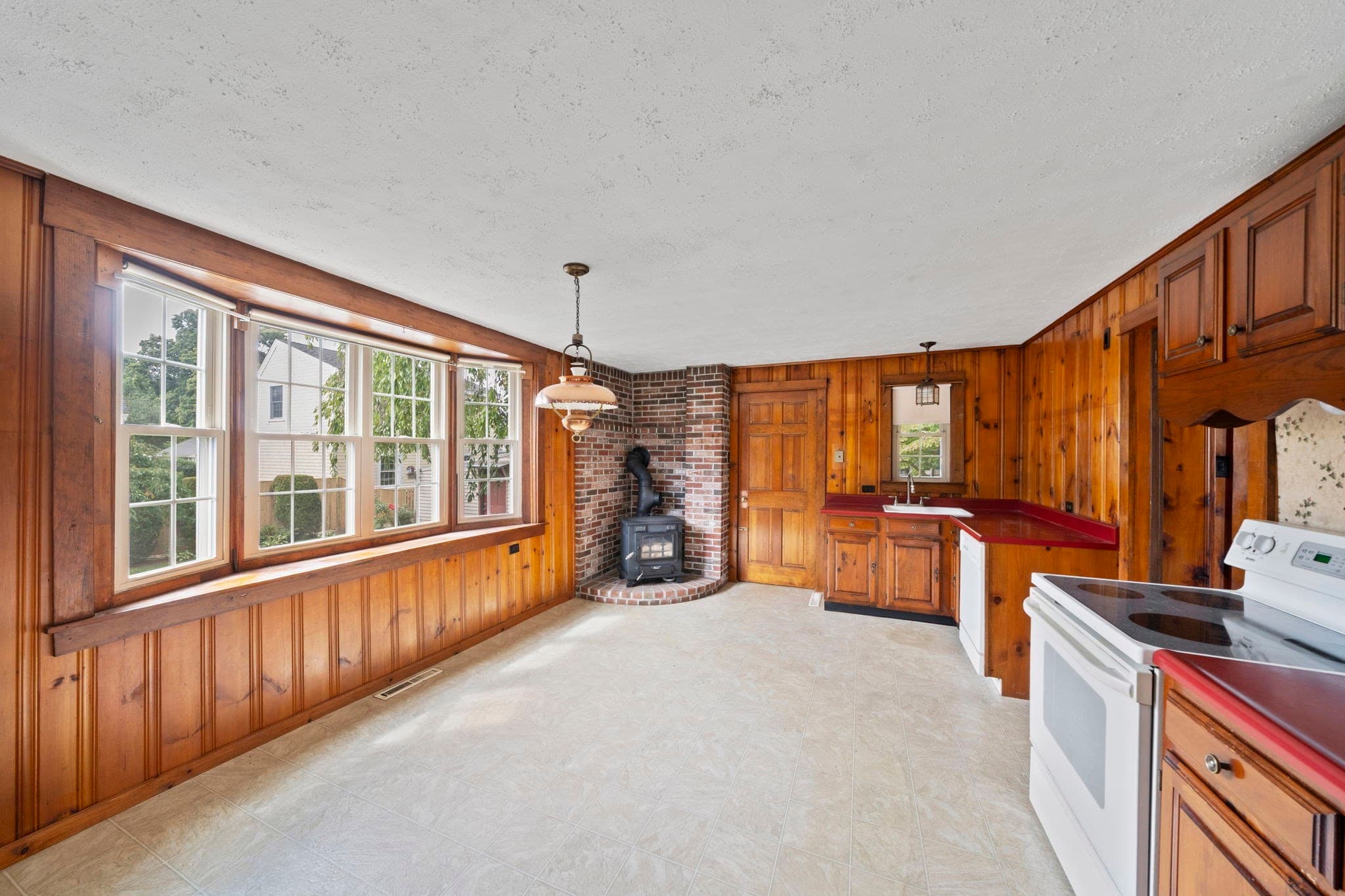 Single Family Residence at 109 West Water St, Rockland MA 02370, Rockland, photo 5 of 38