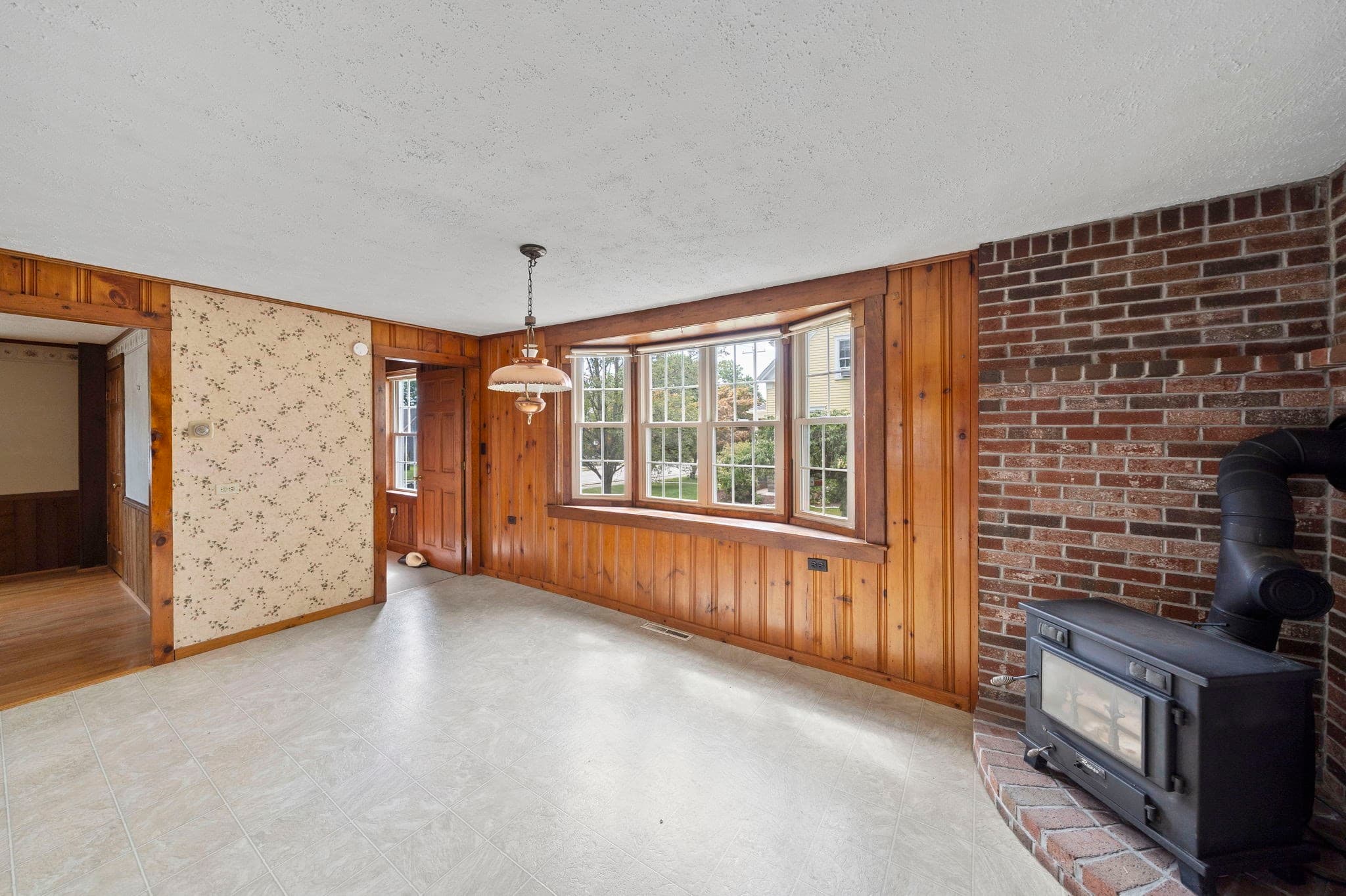 Single Family Residence at 109 West Water St, Rockland MA 02370, Rockland, photo 4 of 38