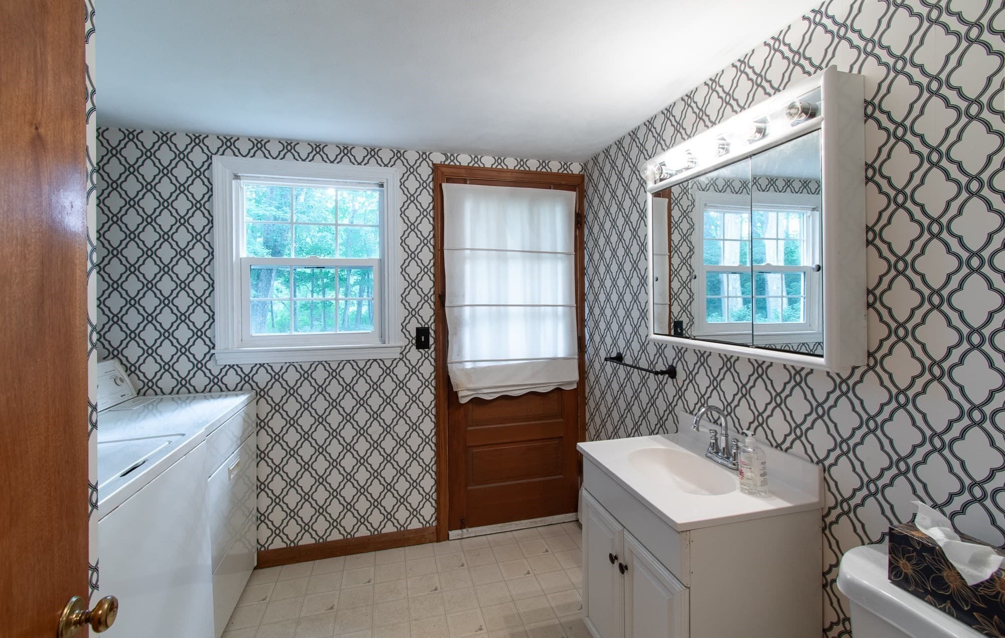 Single Family Residence at 16 Crabapple Ln, Chelmsford MA 01824, photo 12 of 27