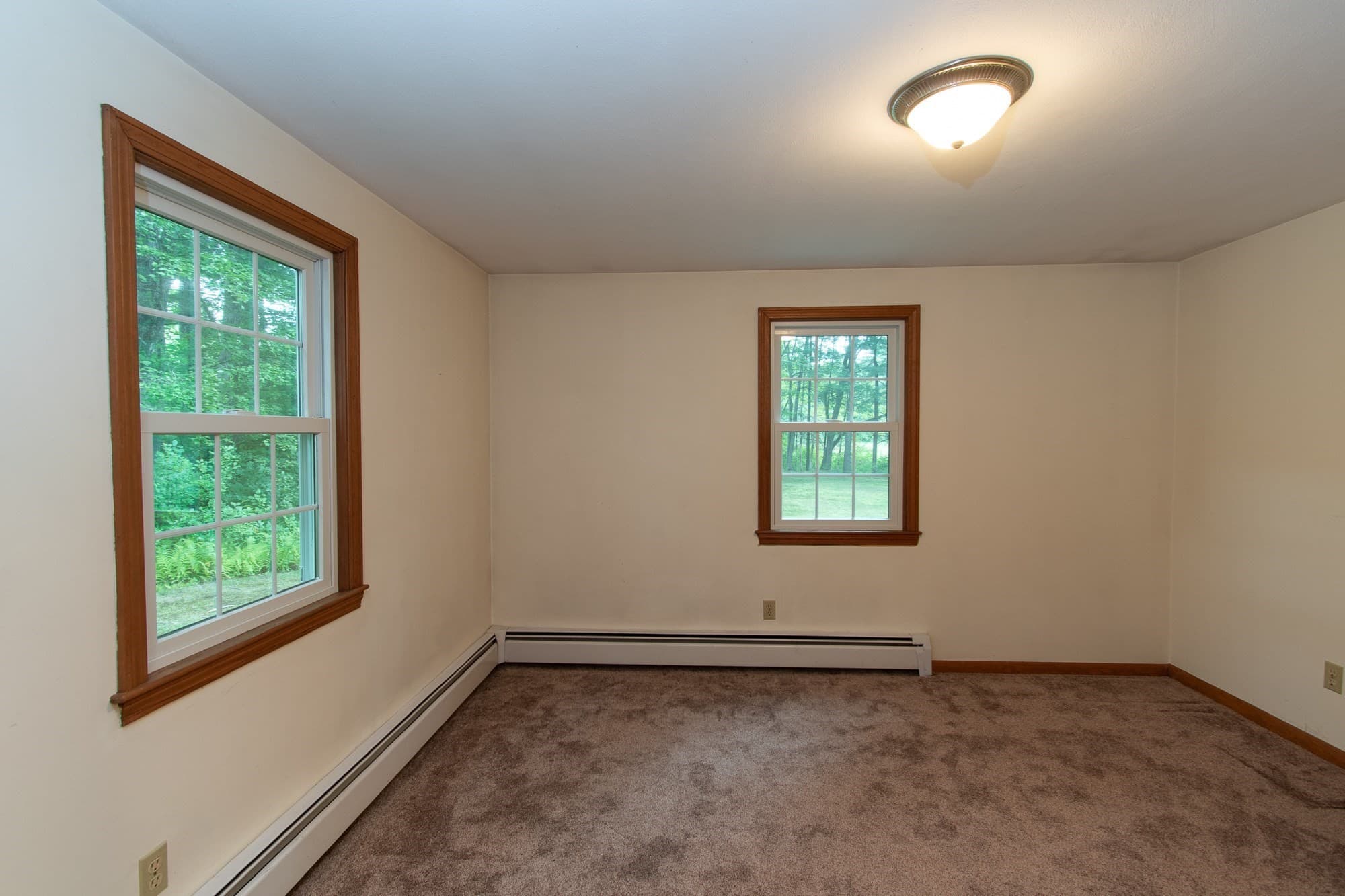 Single Family Residence at 16 Crabapple Ln, Chelmsford MA 01824, photo 7 of 27