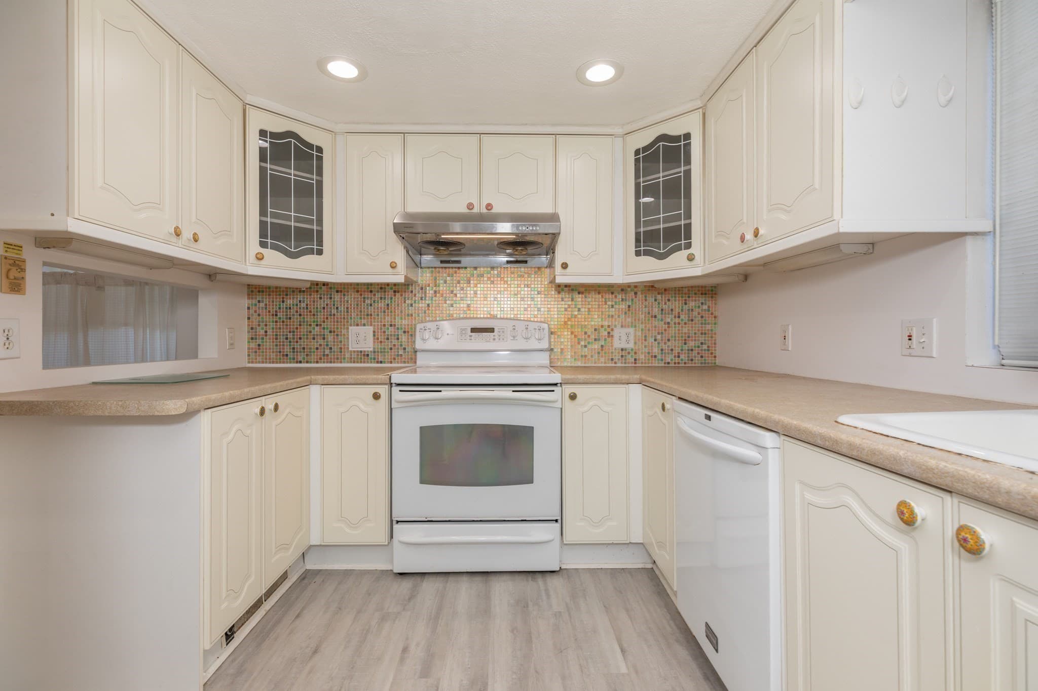 Condominium at 22 Old Stone Way # 22, Weymouth MA 02189, photo 18 of 38