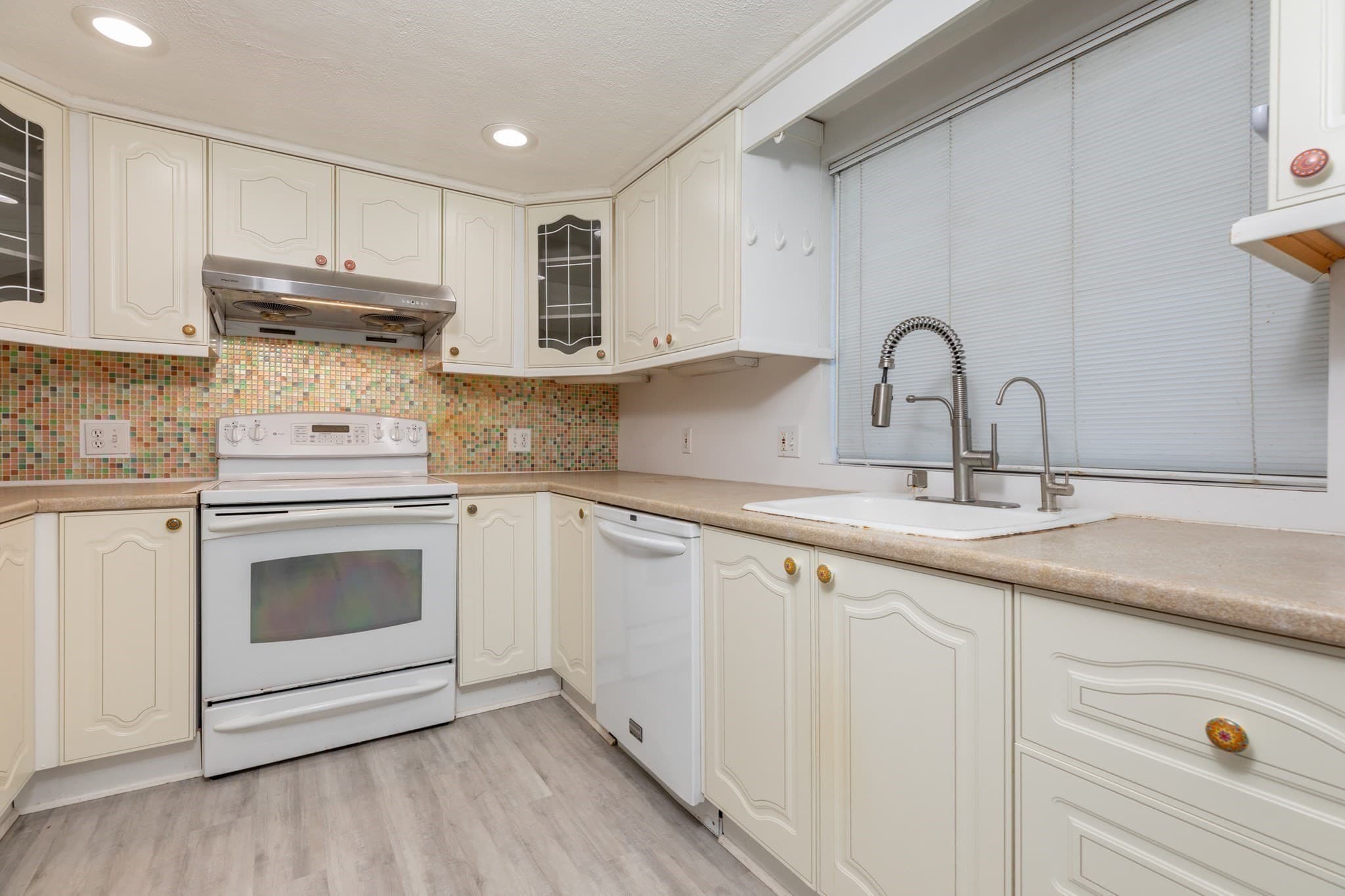 Condominium at 22 Old Stone Way # 22, Weymouth MA 02189, photo 19 of 38