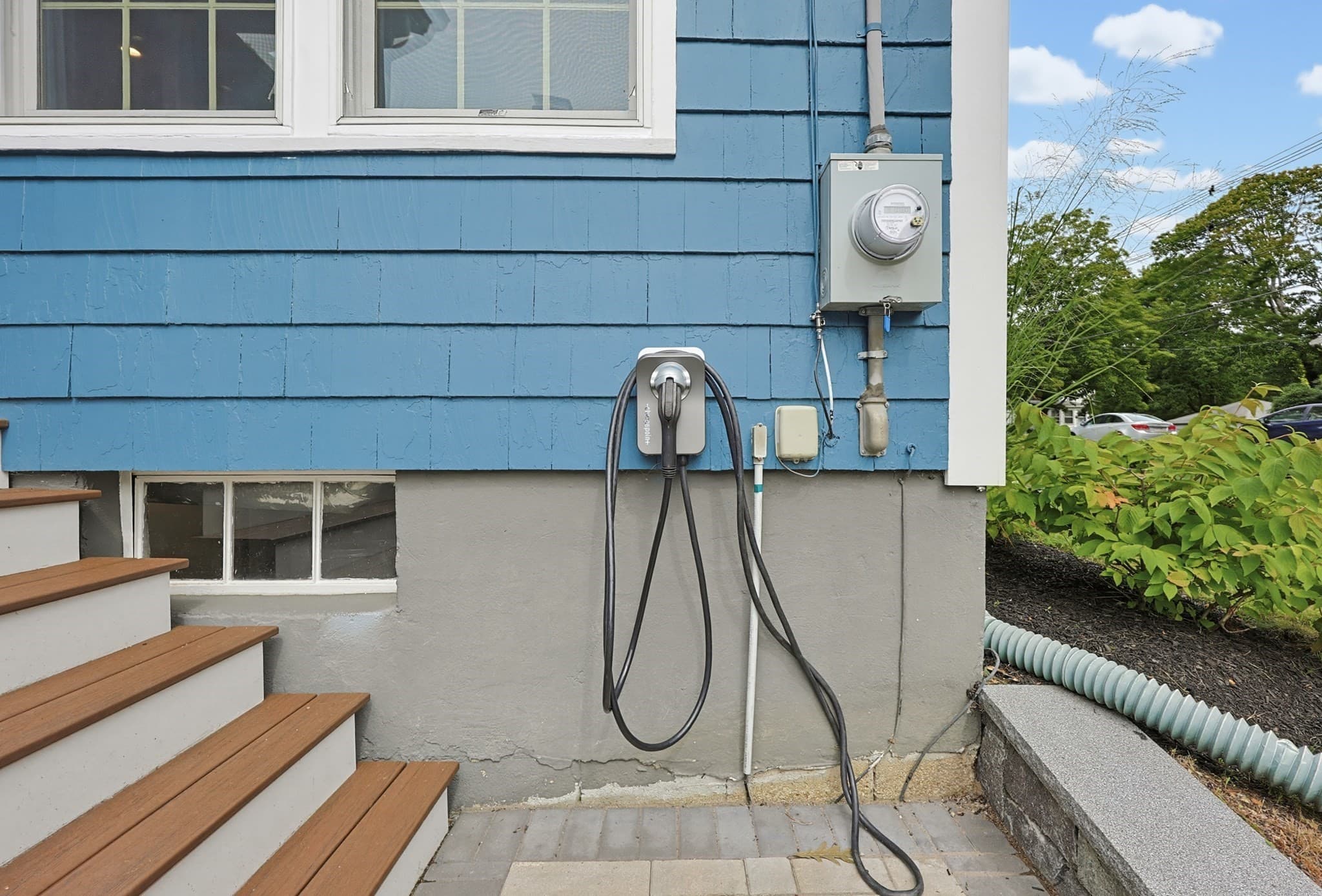 Single Family Residence at 36 Intervale Ter, Reading MA 01867, photo 7 of 30