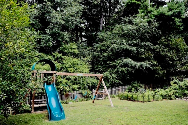 Single Family Residence at 36 Intervale Ter, Reading MA 01867, photo 5 of 30