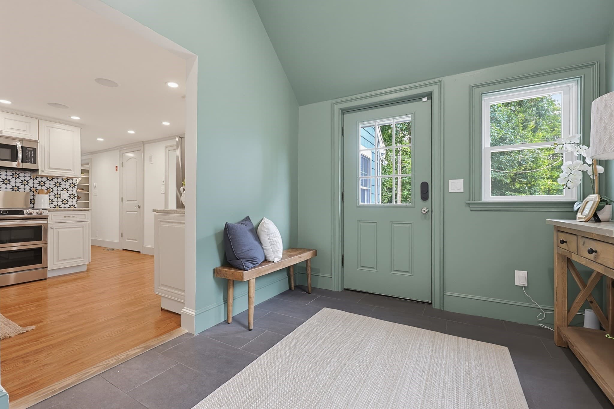 Single Family Residence at 36 Intervale Ter, Reading MA 01867, photo 9 of 30