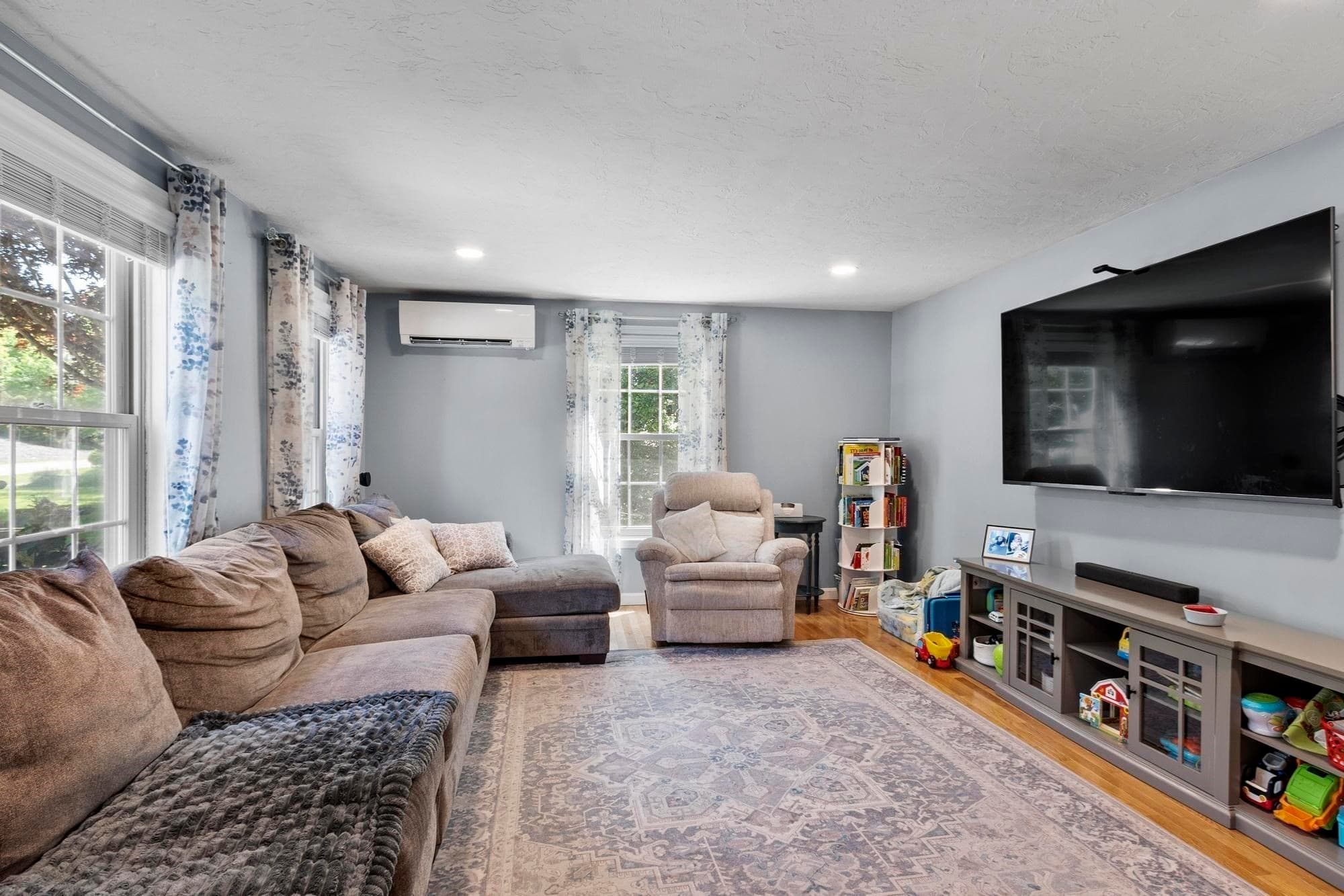 Single Family Residence at 22 Ponnakin Hill Rd, Charlton MA 01507, Charlton, photo 13 of 38