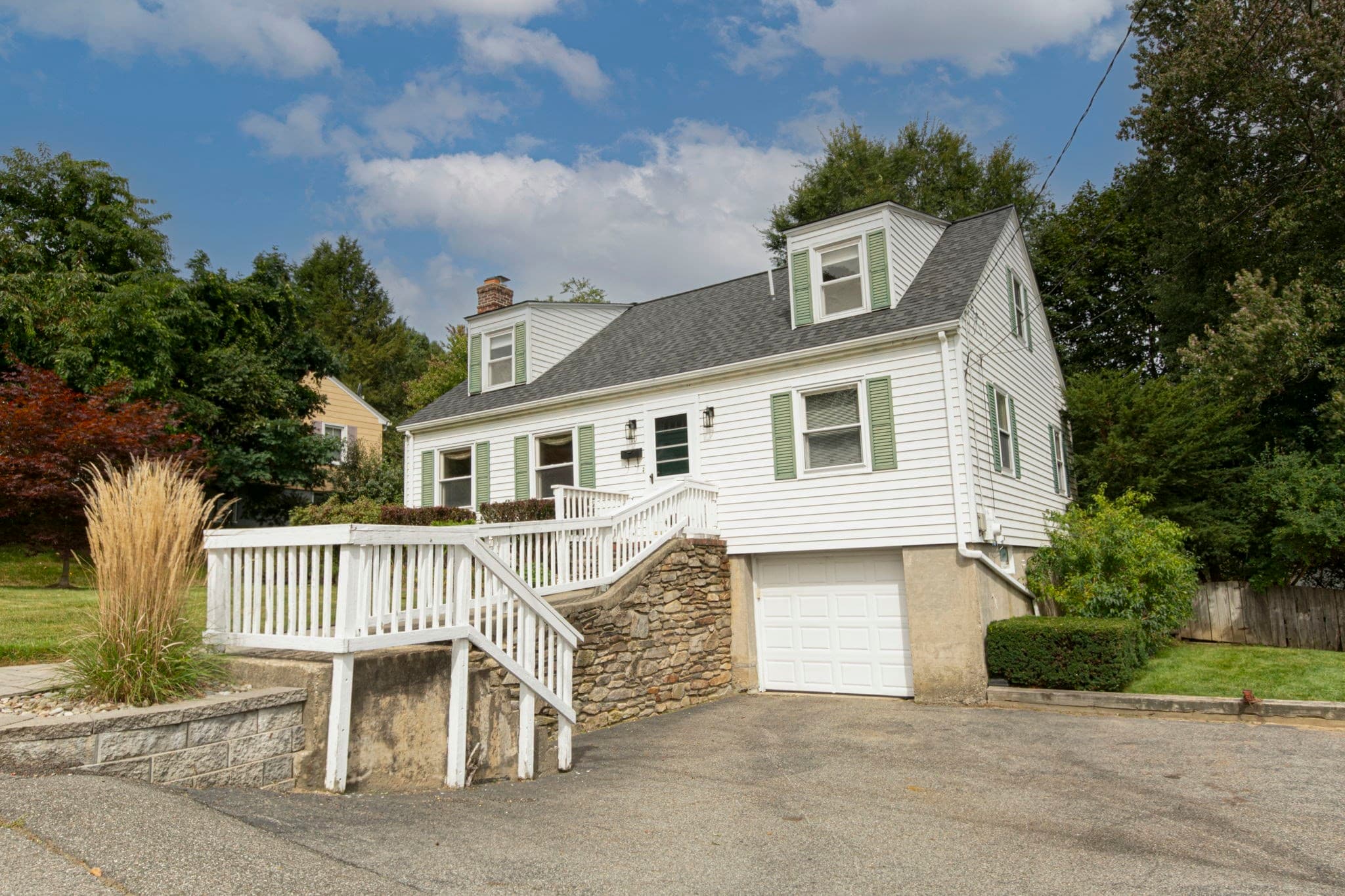 Single Family Residence at 10 Farview Ave, Shrewsbury MA 01545, Shrewsbury, photo 2 of 29