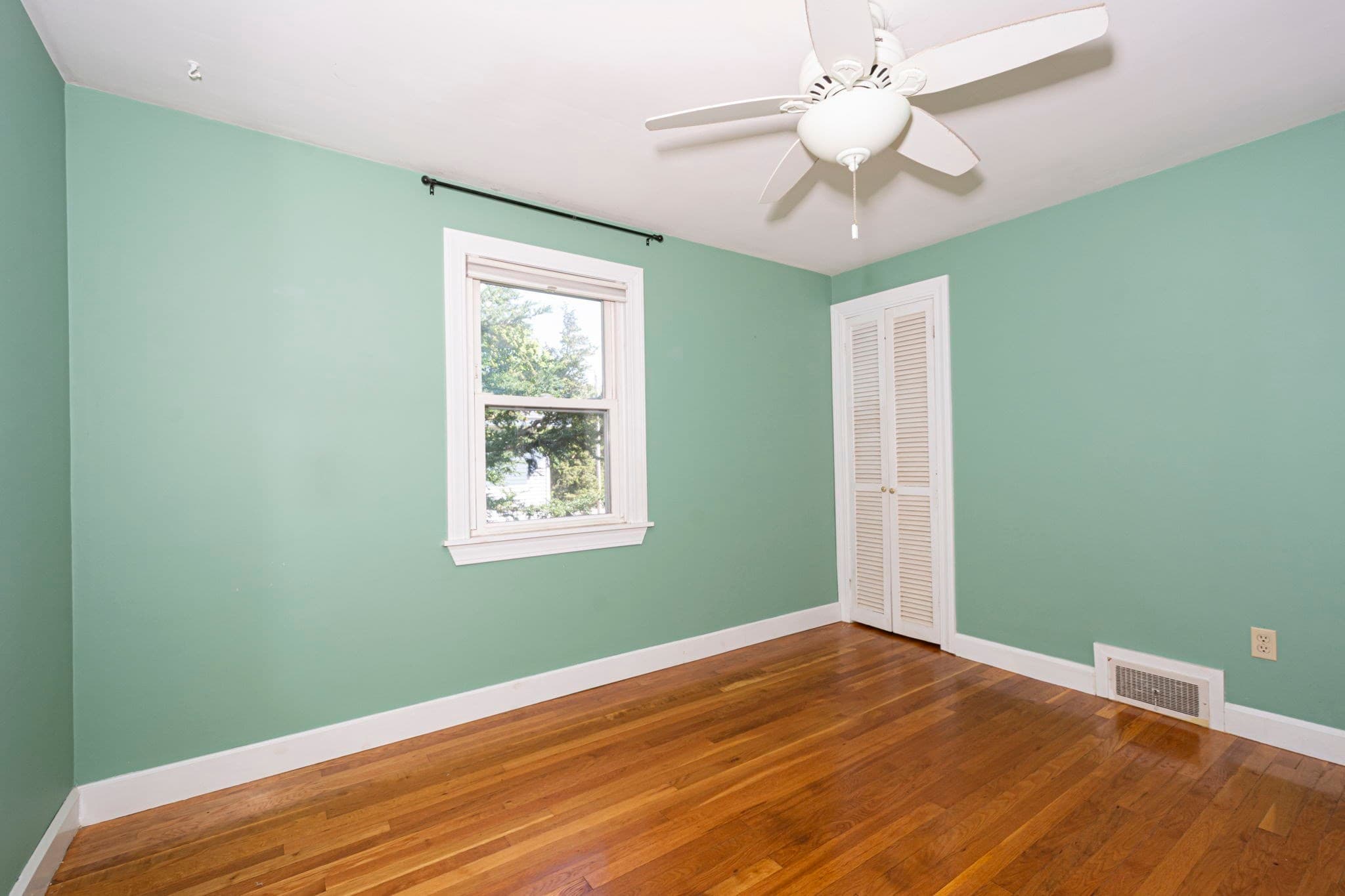 Single Family Residence at 10 Farview Ave, Shrewsbury MA 01545, Shrewsbury, photo 17 of 29