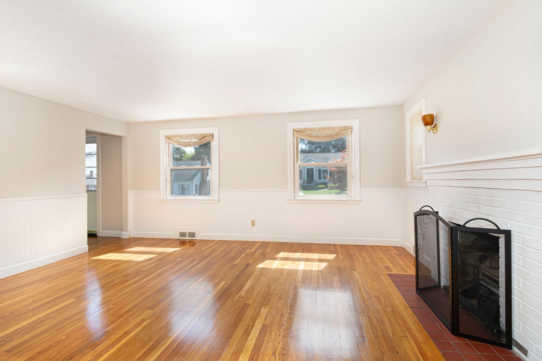 Single Family Residence at 10 Farview Ave, Shrewsbury MA 01545, Shrewsbury, photo 7 of 29