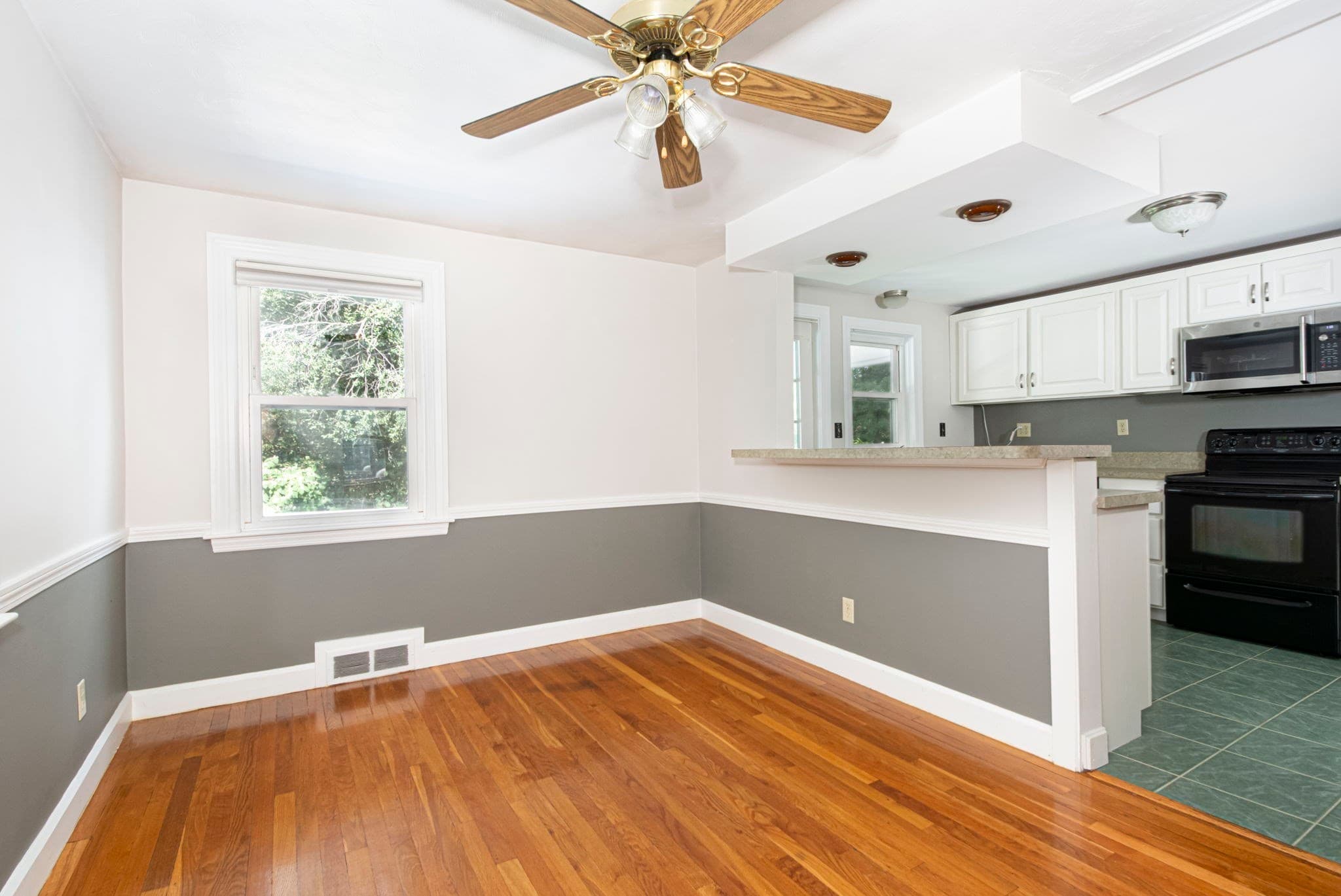 Single Family Residence at 10 Farview Ave, Shrewsbury MA 01545, Shrewsbury, photo 9 of 29