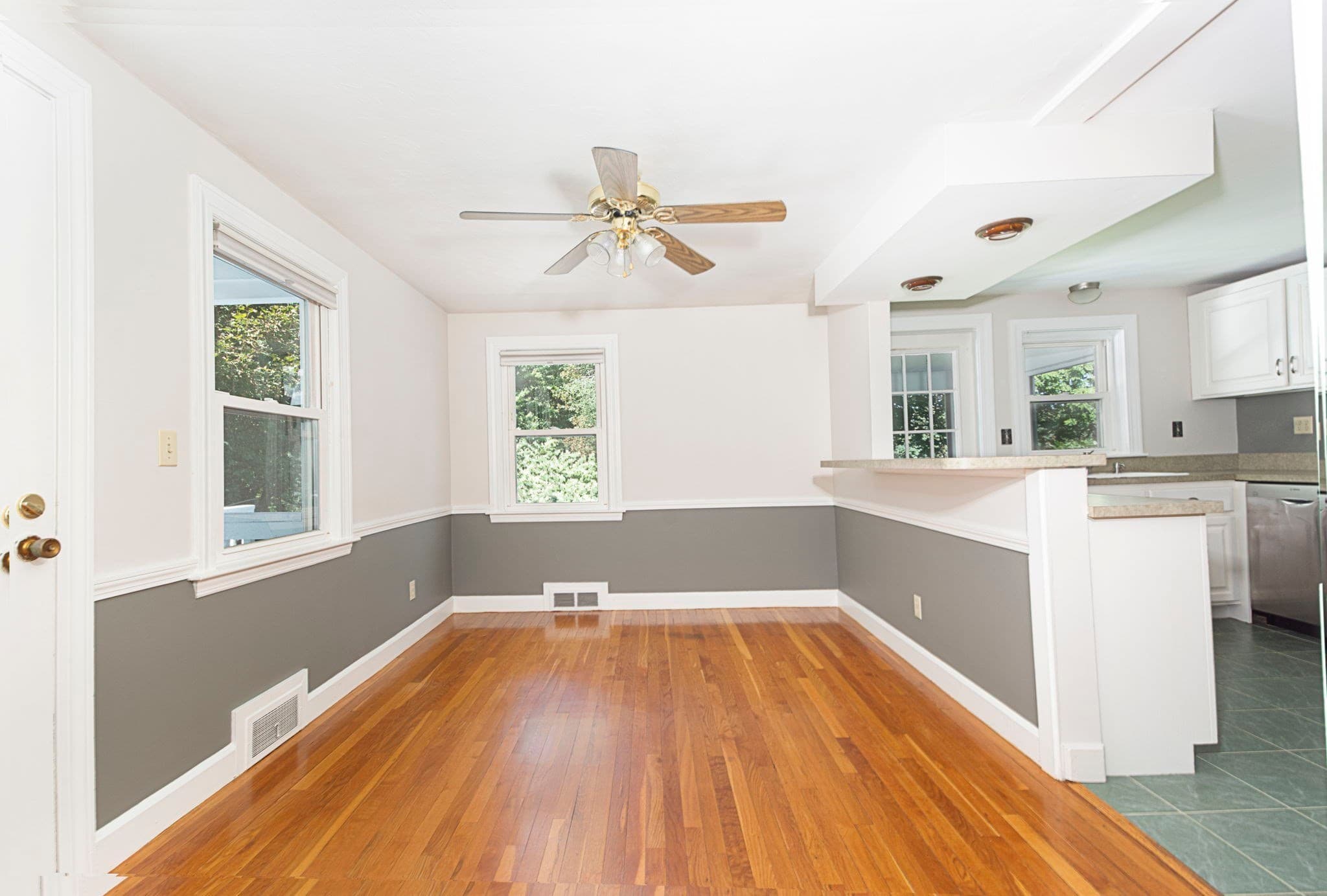 Single Family Residence at 10 Farview Ave, Shrewsbury MA 01545, Shrewsbury, photo 8 of 29