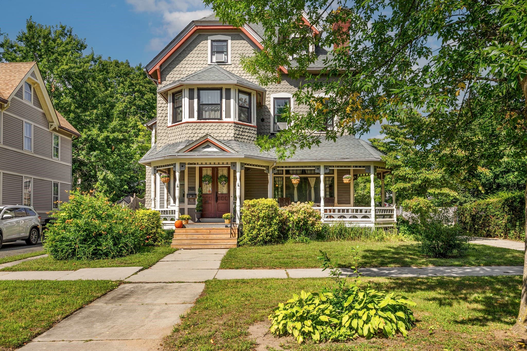 3 Family at 95 Dartmouth St, Springfield MA 01109, Springfield, photo 2 of 42