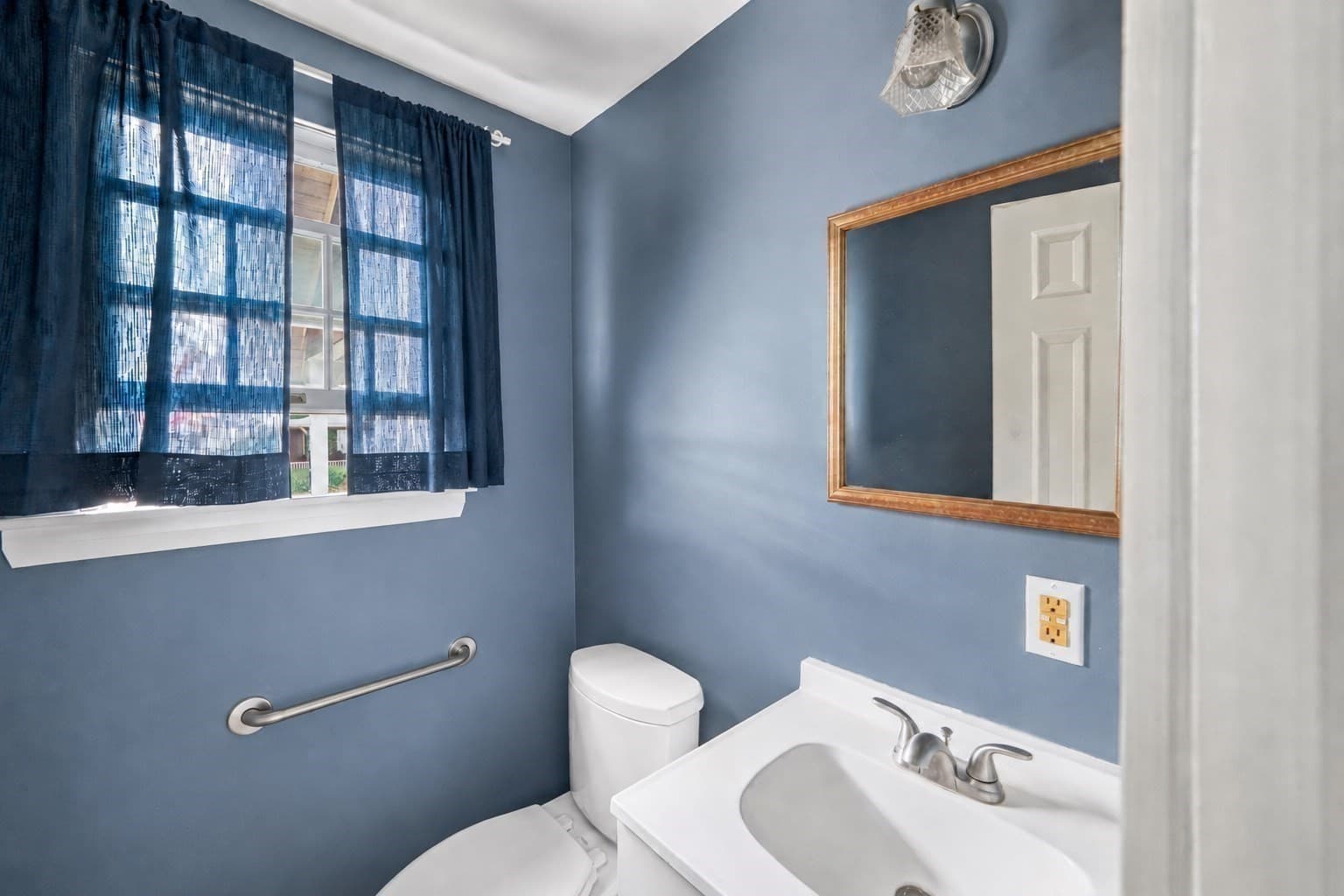 Single Family Residence at 117 Spring St, Hull MA 02045, Hull, photo 13 of 36