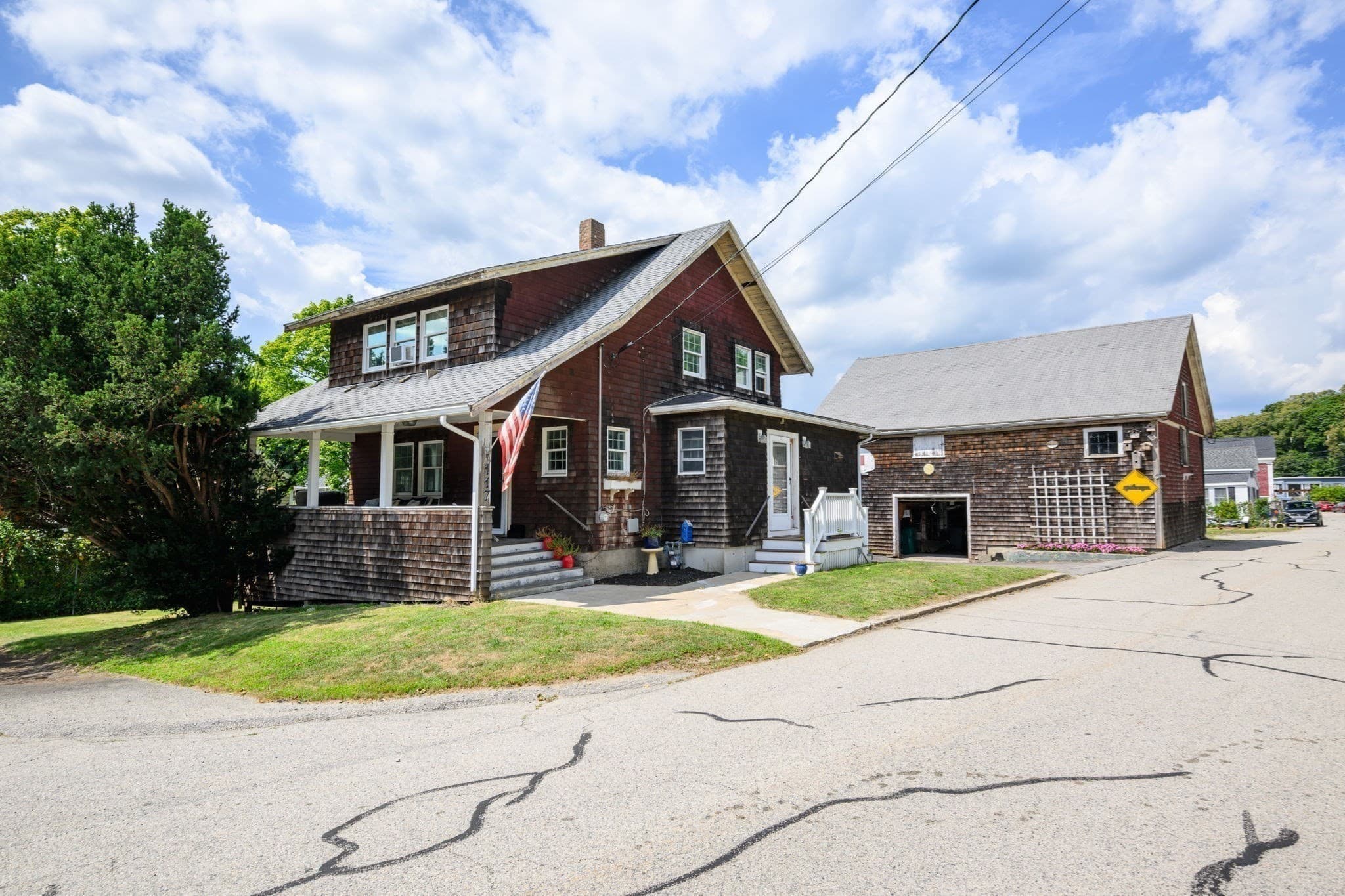 Single Family Residence at 117 Spring St, Hull MA 02045, Hull, photo 5 of 36