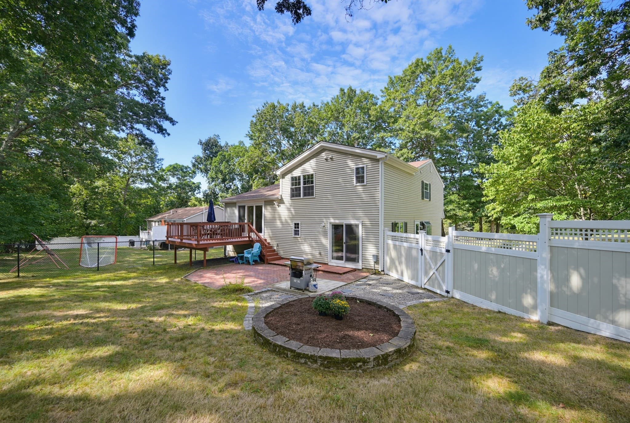 Single Family Residence at 21 Stagecoach Dr, Ashland MA 01721, Ashland, photo 4 of 38