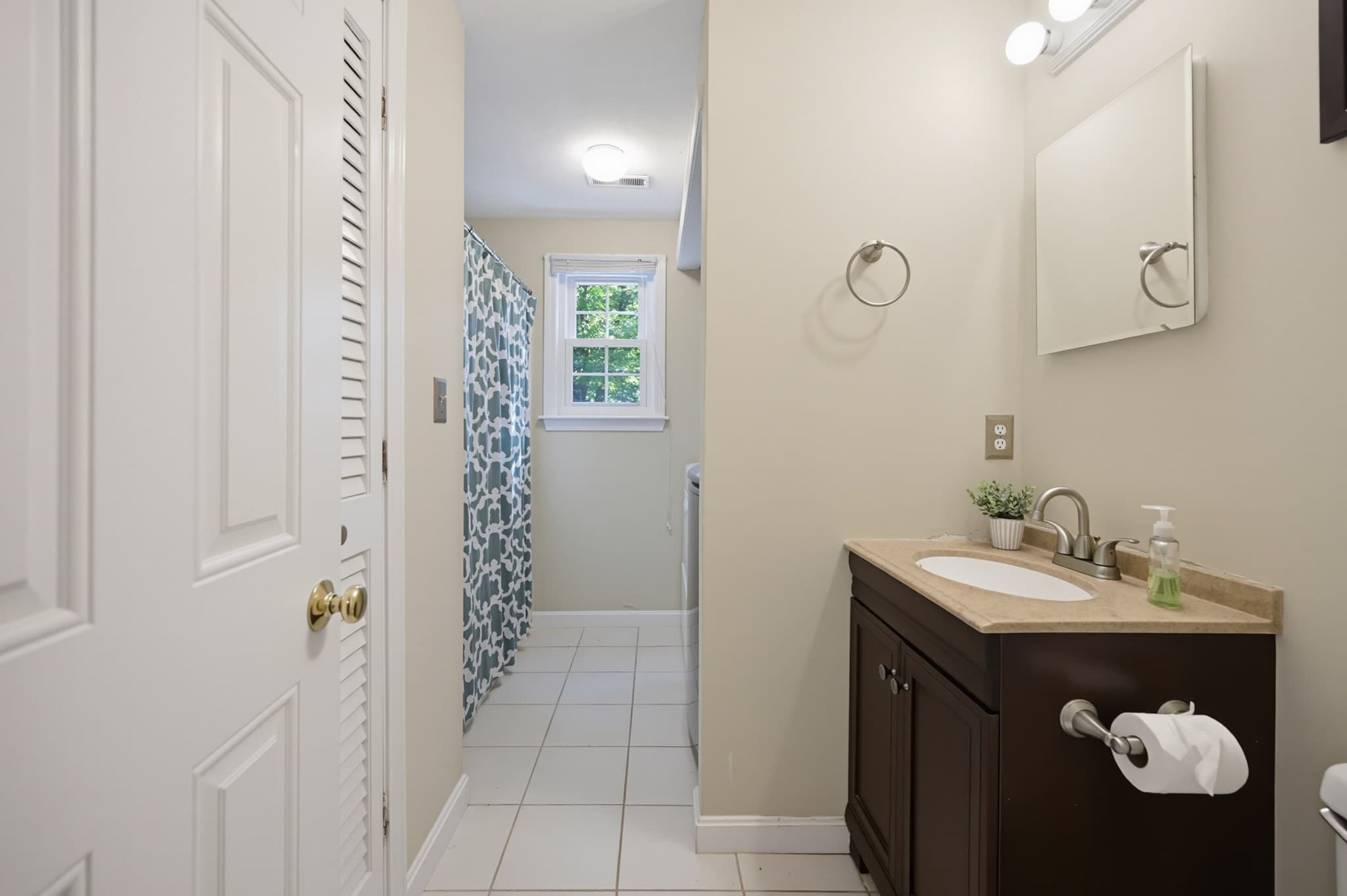 Single Family Residence at 21 Stagecoach Dr, Ashland MA 01721, Ashland, photo 21 of 38