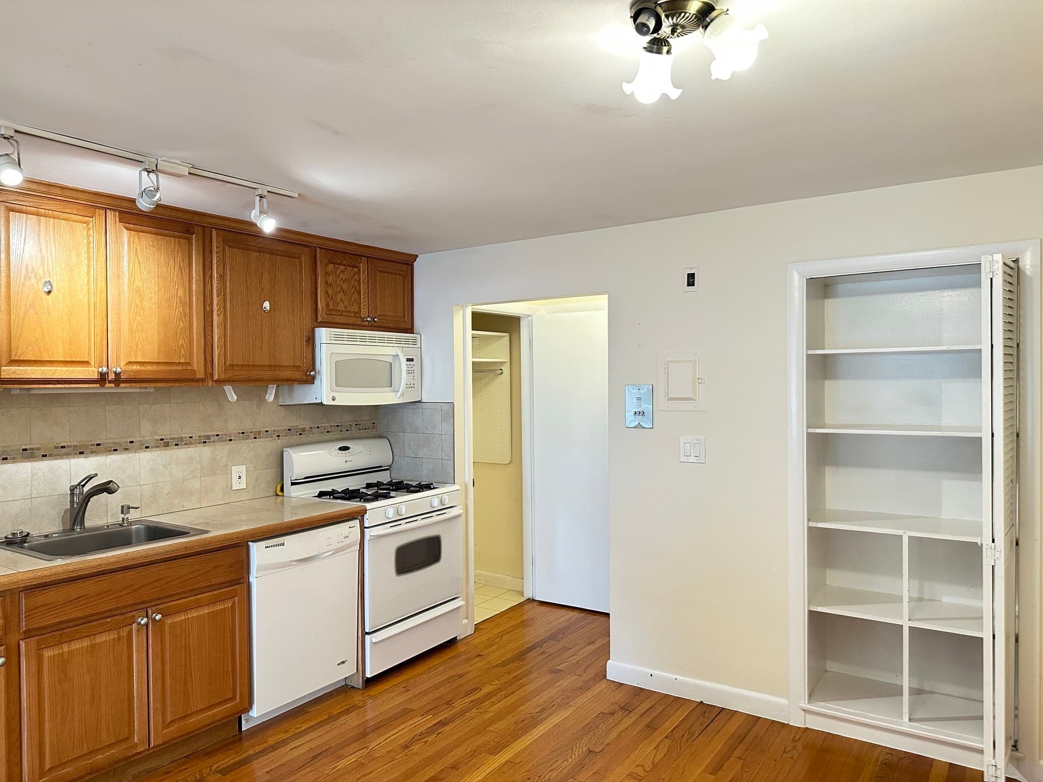 Condominium at 12 Portland St # 7, Lynn MA 01902, Lynn, photo 7 of 21