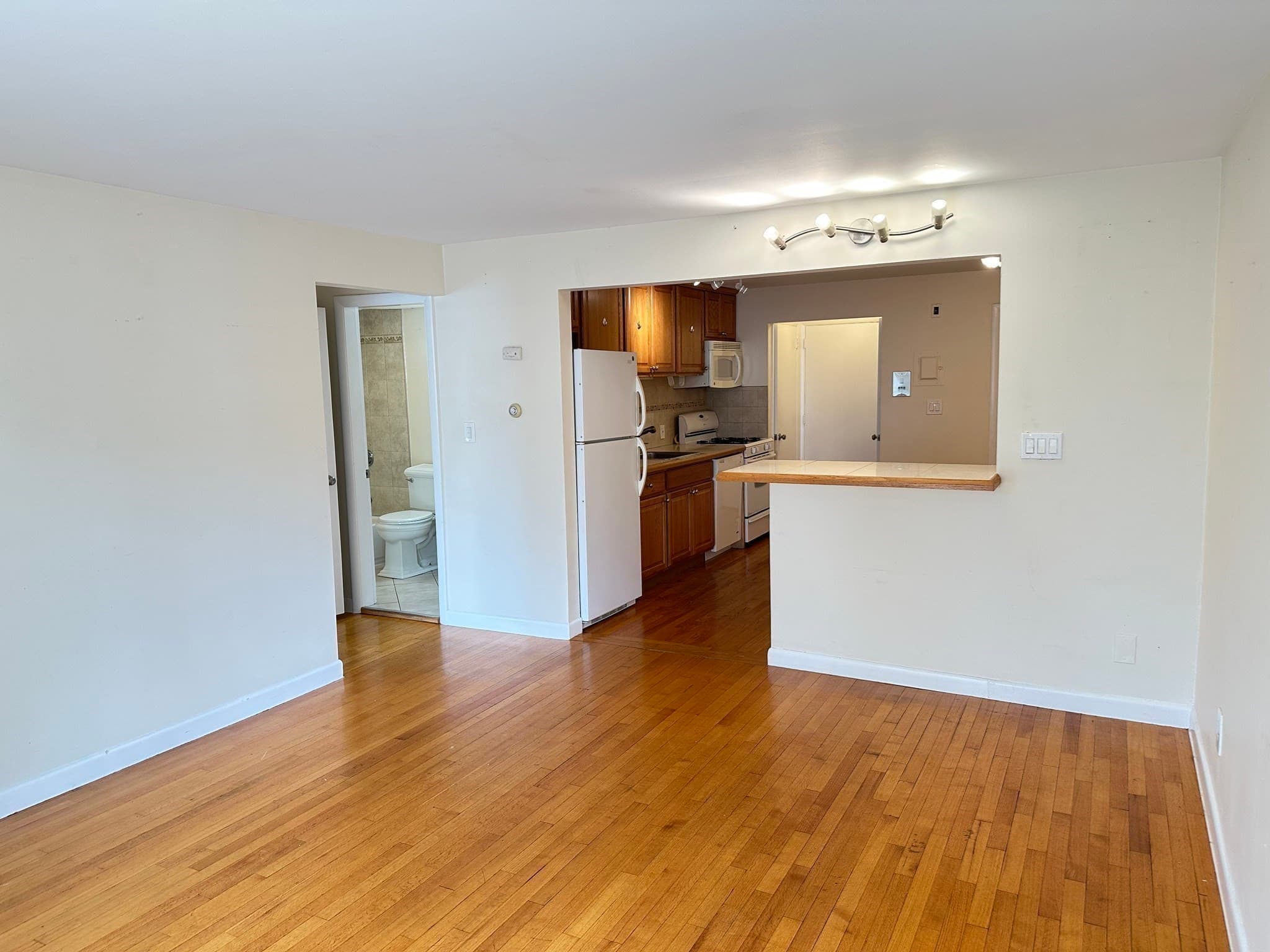 Condominium at 12 Portland St # 7, Lynn MA 01902, Lynn, photo 8 of 21