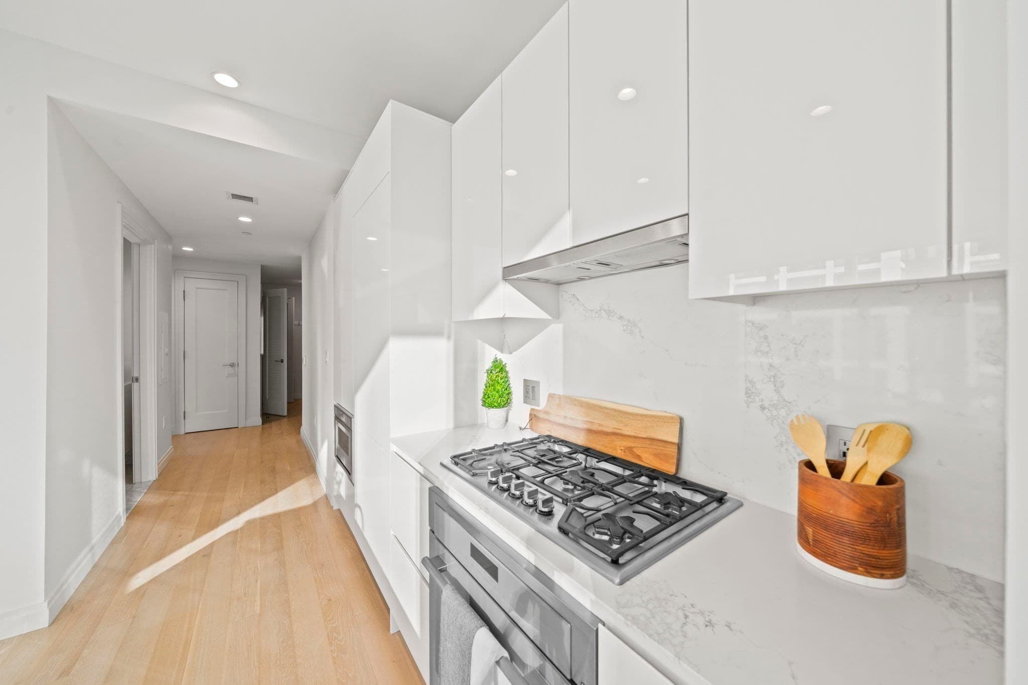 Condominium at 135 Seaport Blvd # 1703, Boston MA 02210, photo 10 of 30