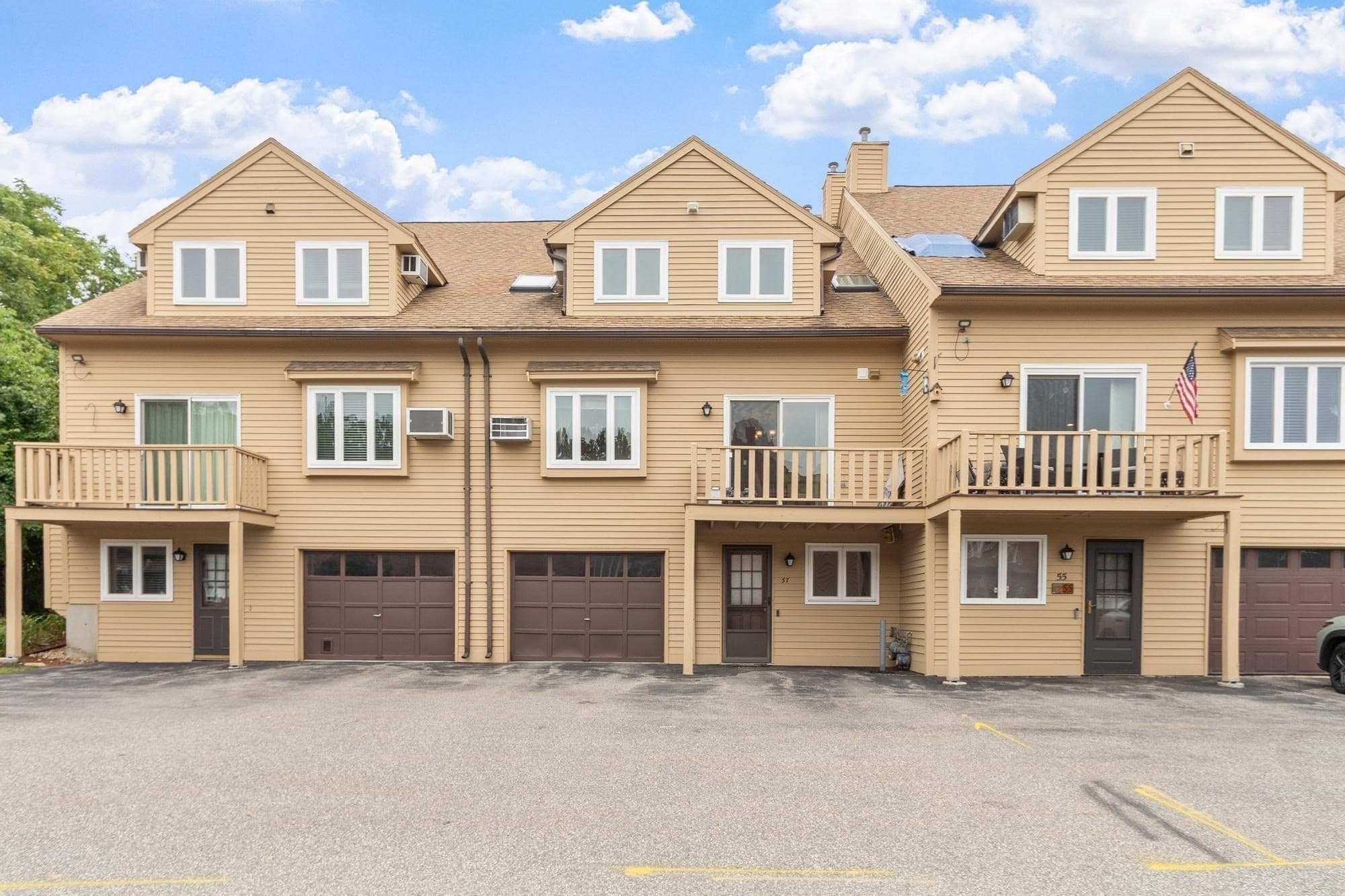Condominium at 57 Casablanca Ct # 57, Haverhill MA 01832, Haverhill, photo 2 of 36