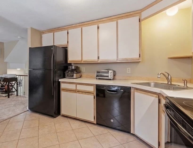 Condominium at 57 Casablanca Ct # 57, Haverhill MA 01832, Haverhill, photo 12 of 36