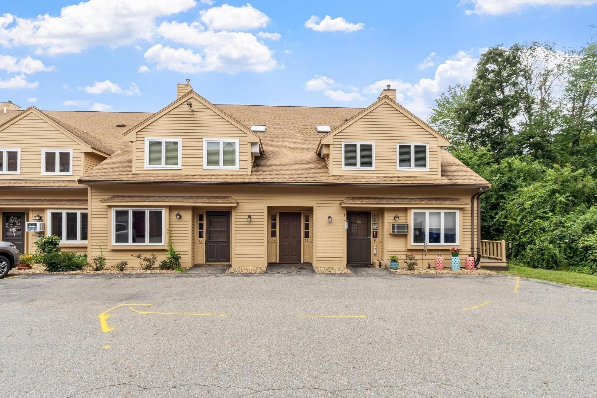 Condominium at 57 Casablanca Ct # 57, Haverhill MA 01832, Haverhill, photo 5 of 36