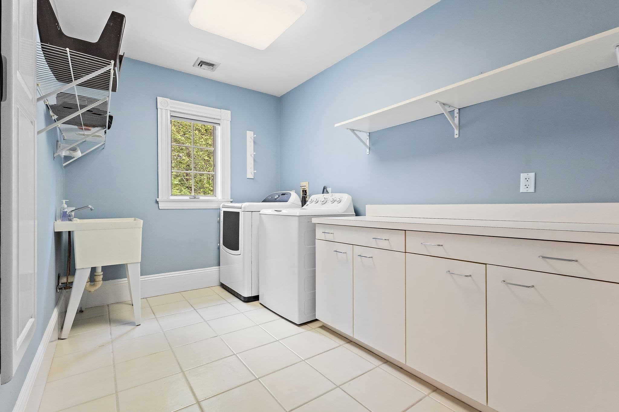 Single Family Residence at 27 Carriage Drive, Lexington MA 02420, Lexington, photo 30 of 42