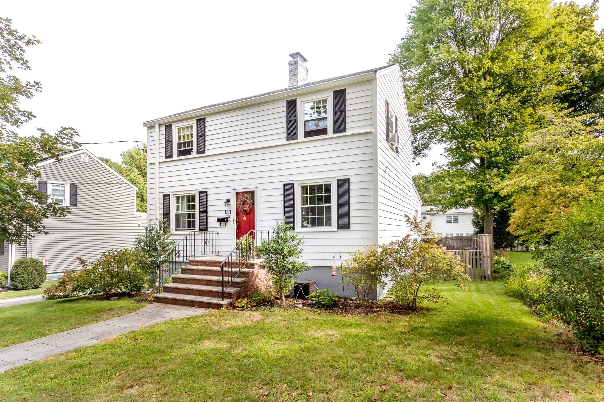 Single Family Residence at 133 Gulliver St, Milton MA 02186, Milton, photo 2 of 17