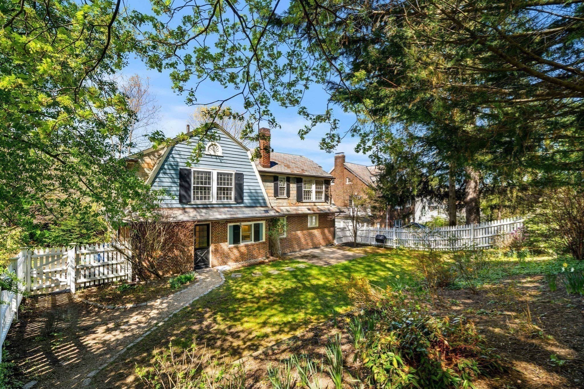 Single Family Residence at 292 Pond St, Brookline MA 02130, Brookline, photo 35 of 41
