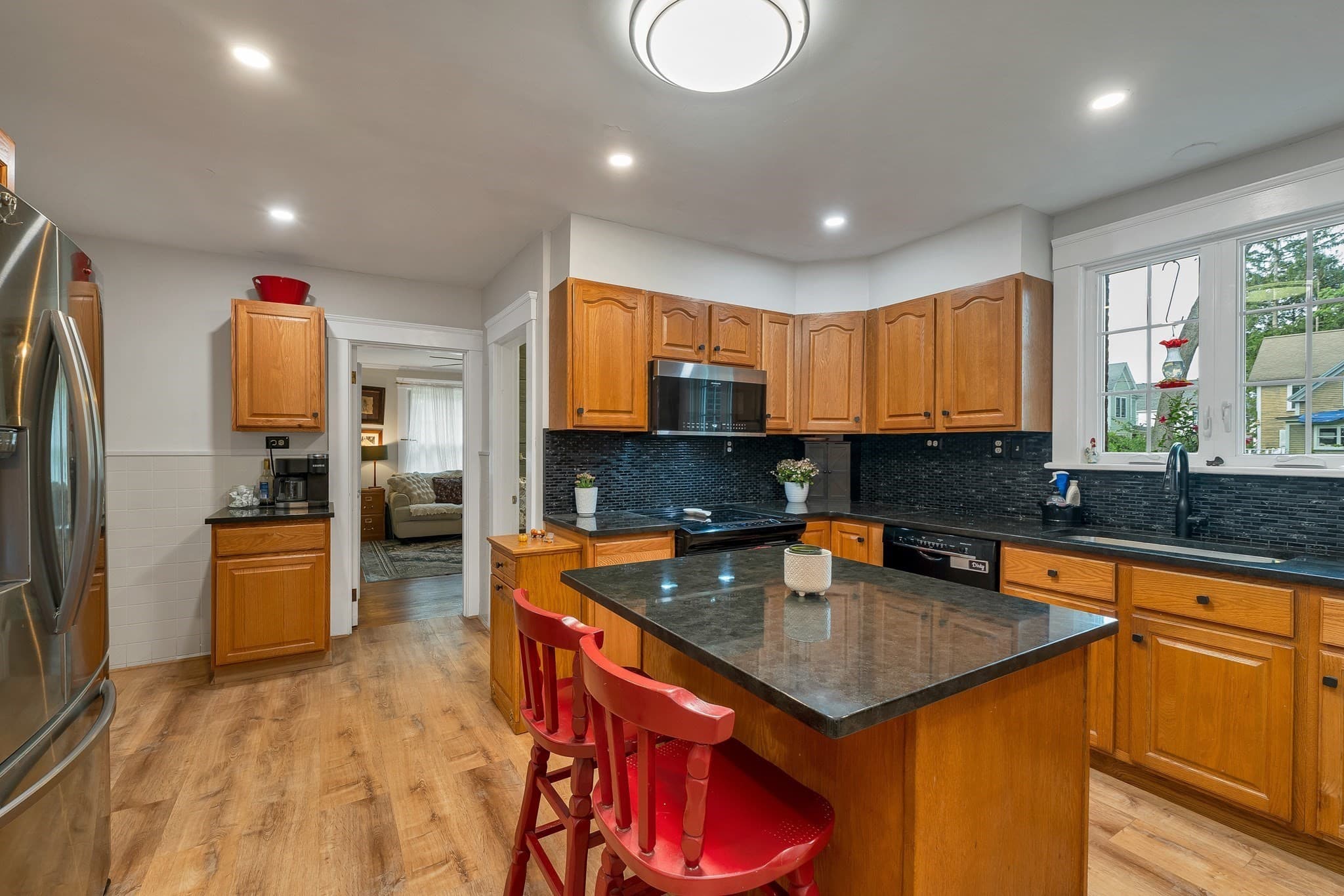 Single Family Residence at 5 Grant St, Chelmsford MA 01863, Chelmsford, photo 3 of 41