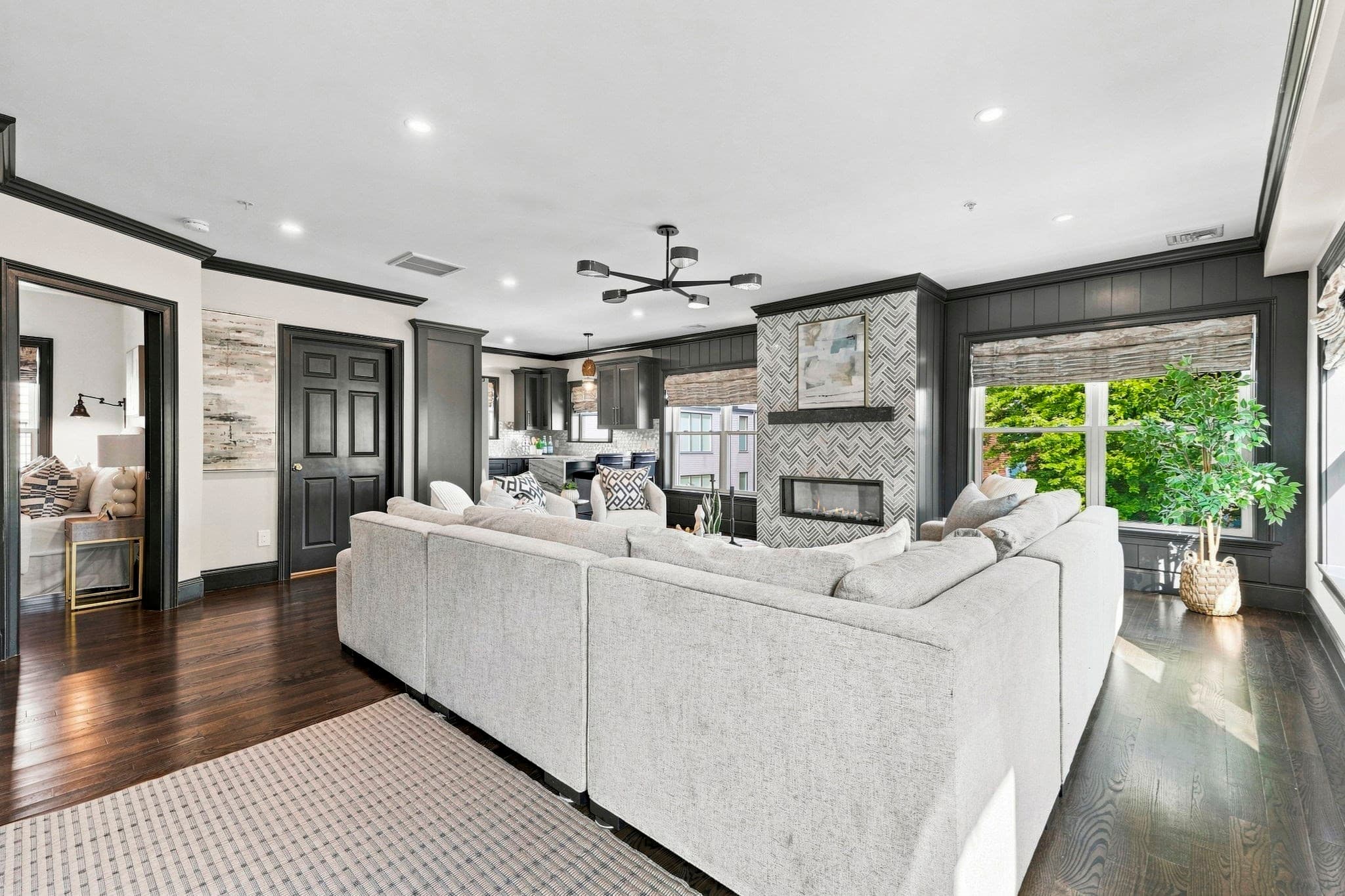 Condominium at 580 E 2nd St # 6, Boston MA 02127, Boston, photo 2 of 23