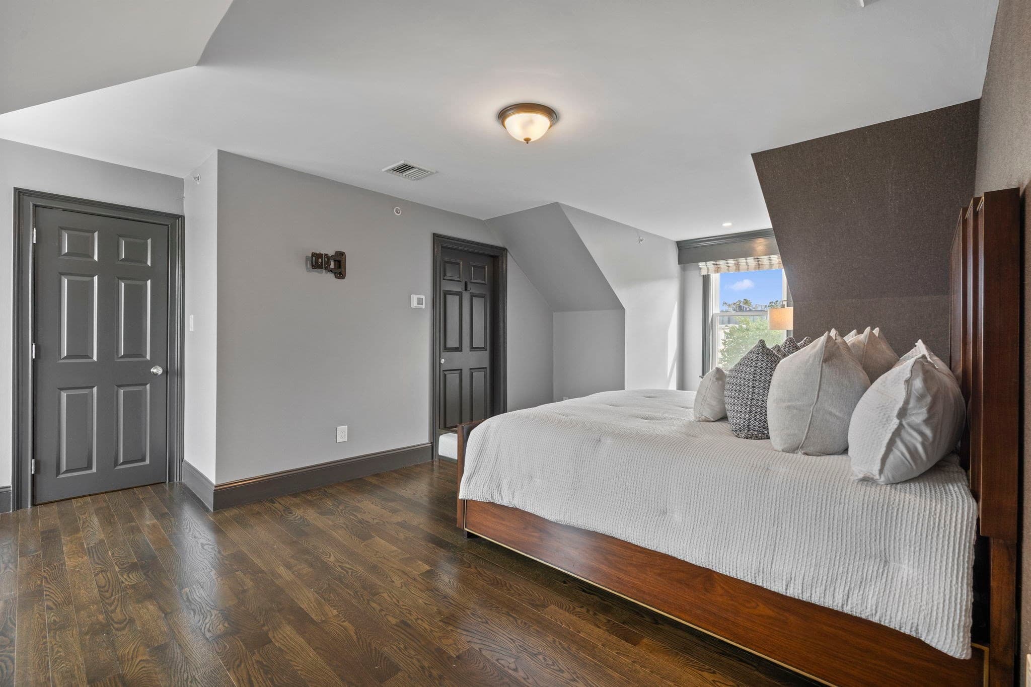 Condominium at 580 E 2nd St # 6, Boston MA 02127, Boston, photo 13 of 23