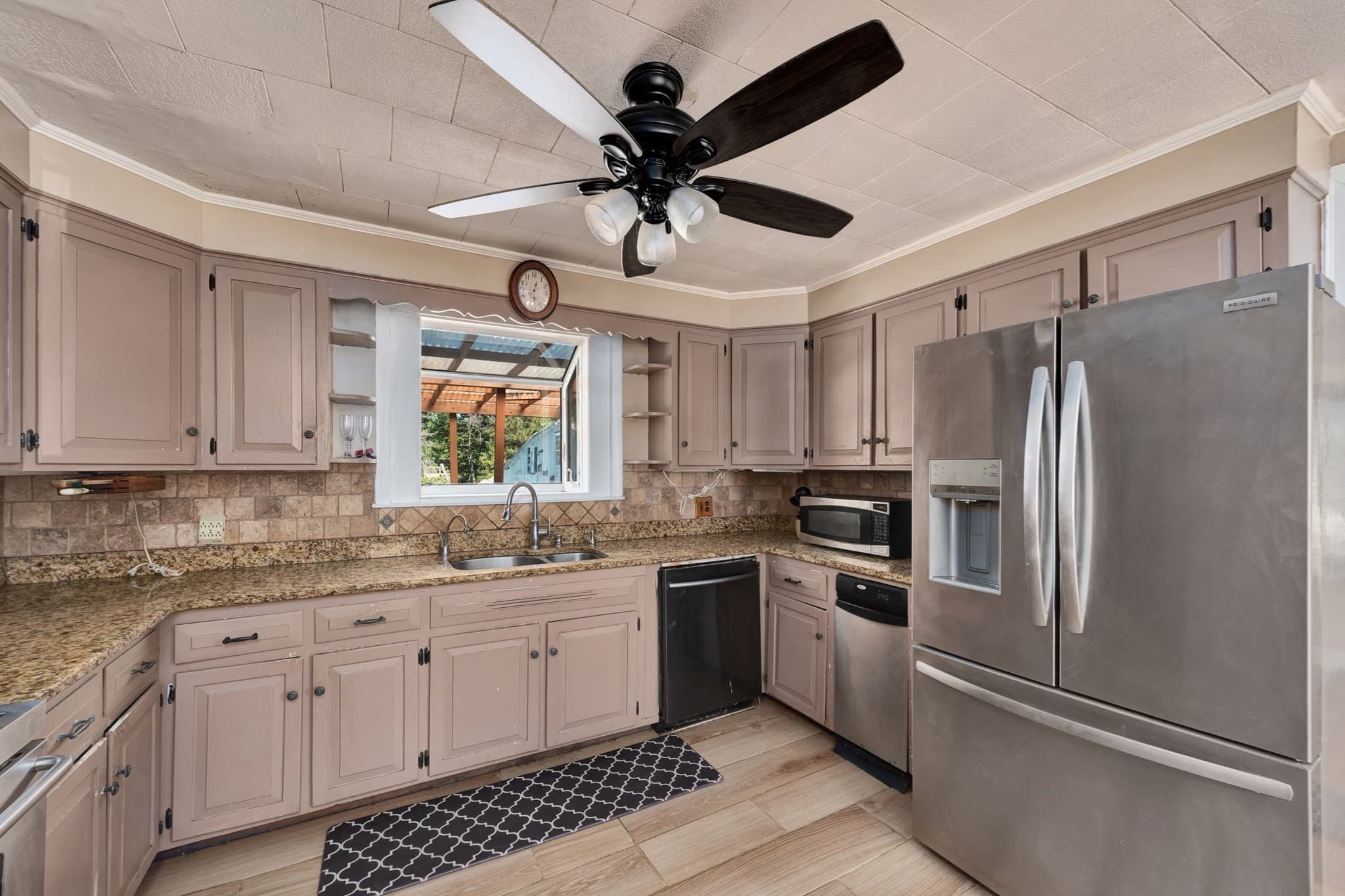 Single Family Residence at 37 Riverdale Ave, Haverhill MA 01835, Haverhill, photo 6 of 33