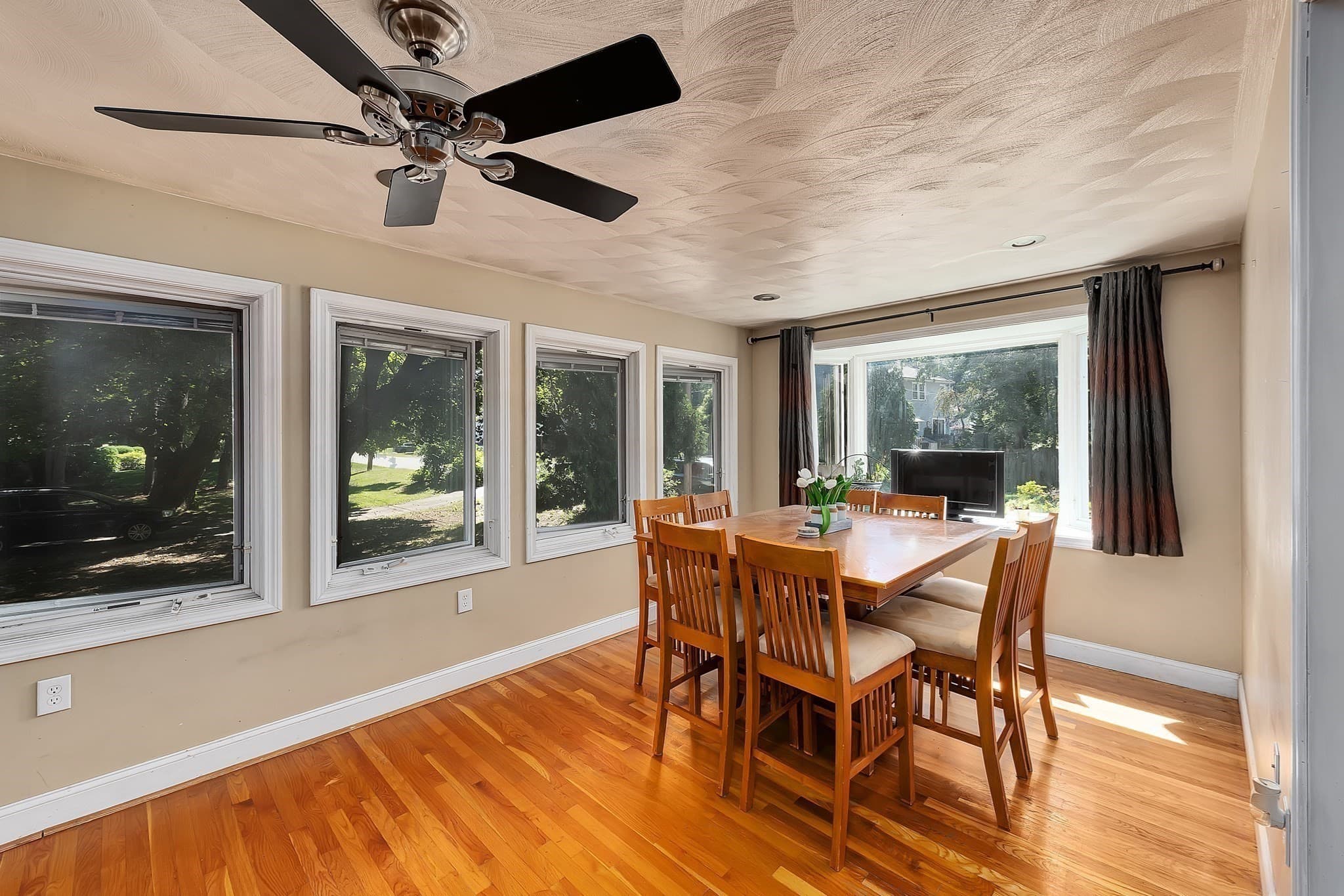 Single Family Residence at 37 Riverdale Ave, Haverhill MA 01835, Haverhill, photo 9 of 33