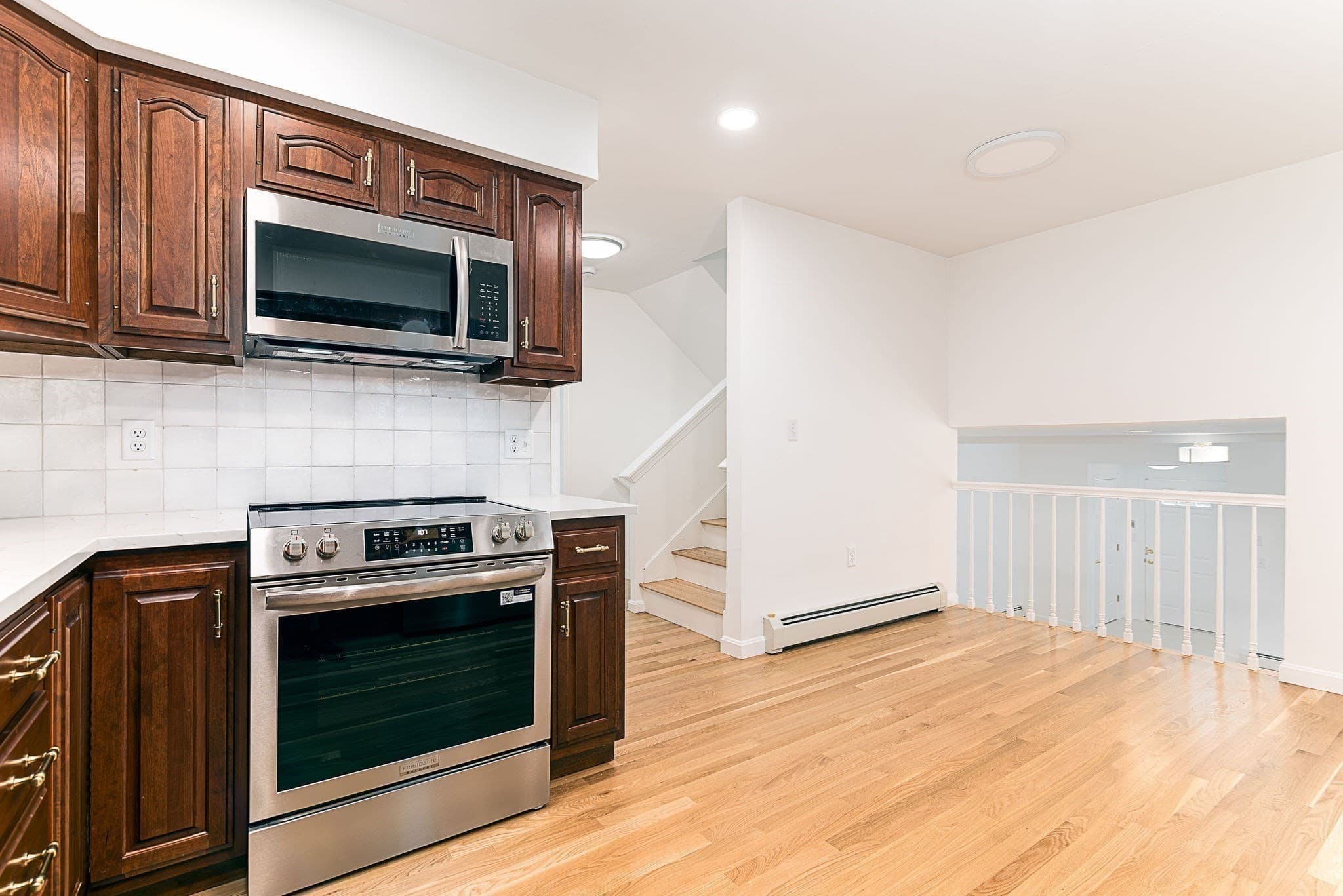 Condominium at 29 Oak Knoll Dr. # 29, North Attleboro MA 02760, North Attleboro, photo 7 of 40