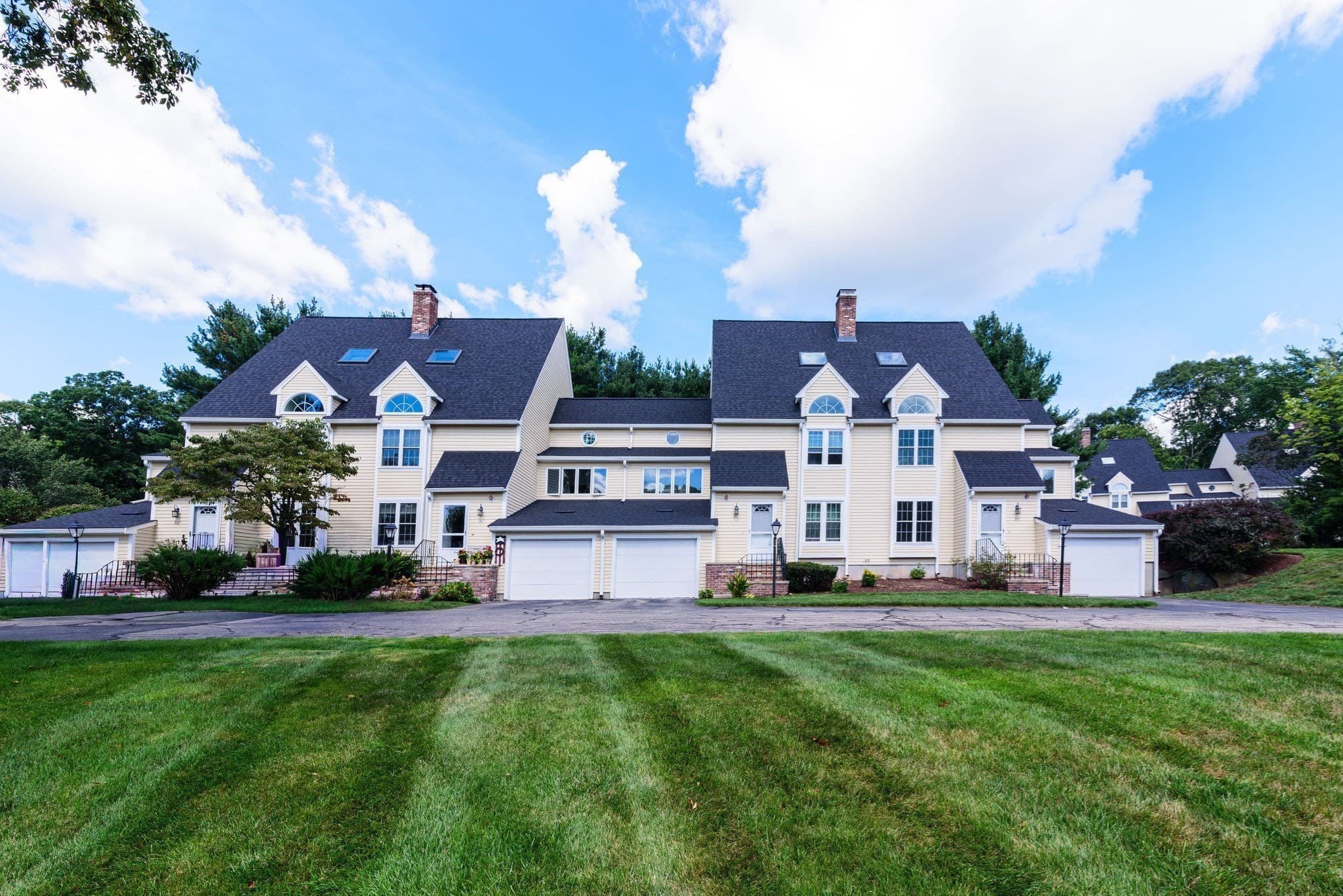Condominium at 29 Oak Knoll Dr. # 29, North Attleboro MA 02760, North Attleboro, photo 3 of 40