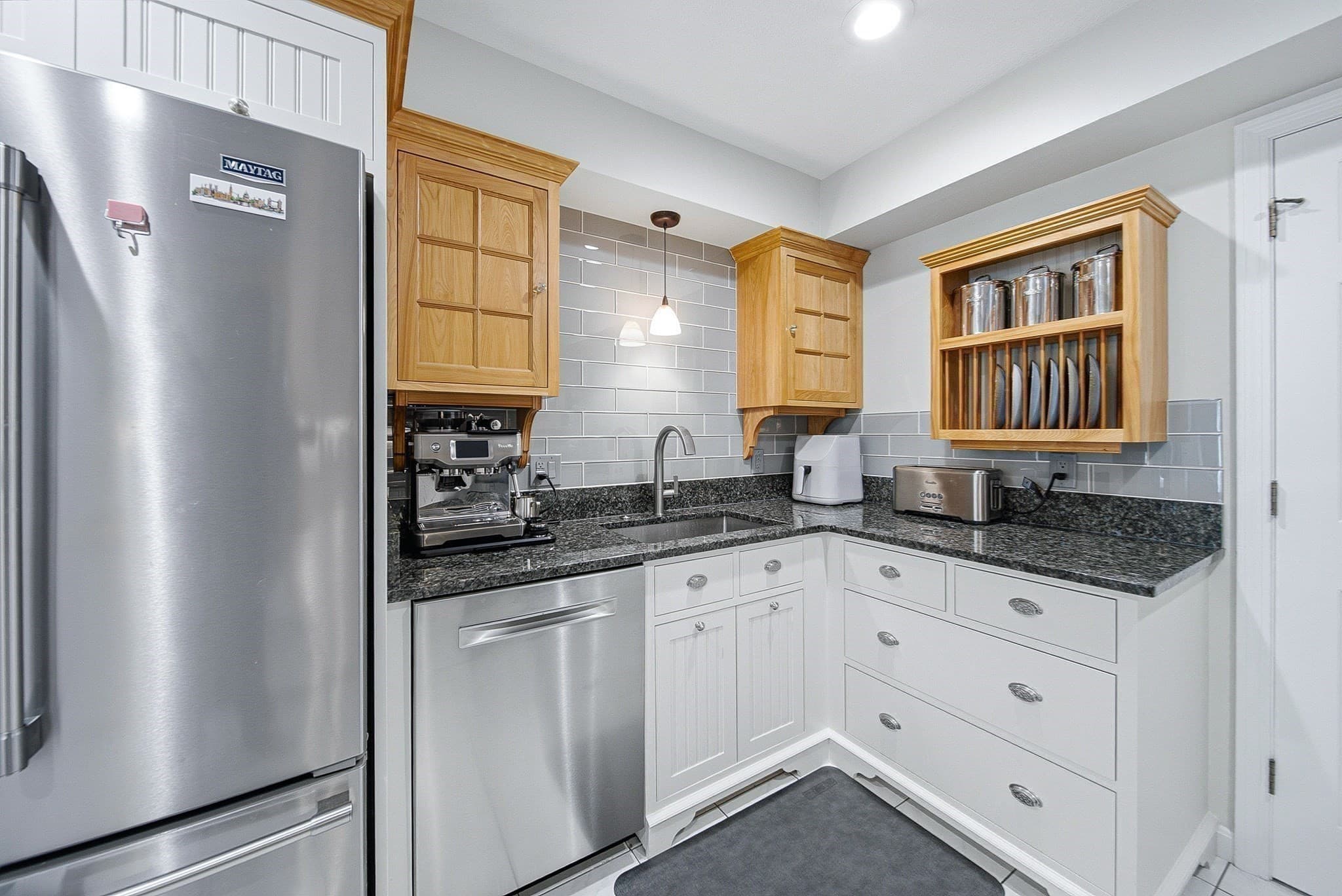 Condominium at 16 Country Club Rd # 16, Peabody MA 01960, Peabody, photo 7 of 41