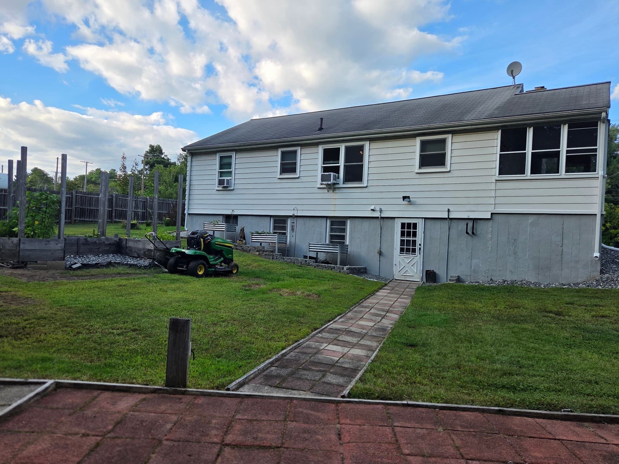 Single Family Residence at 403 Millville Rd, Uxbridge MA 01569, Uxbridge, photo 4 of 33