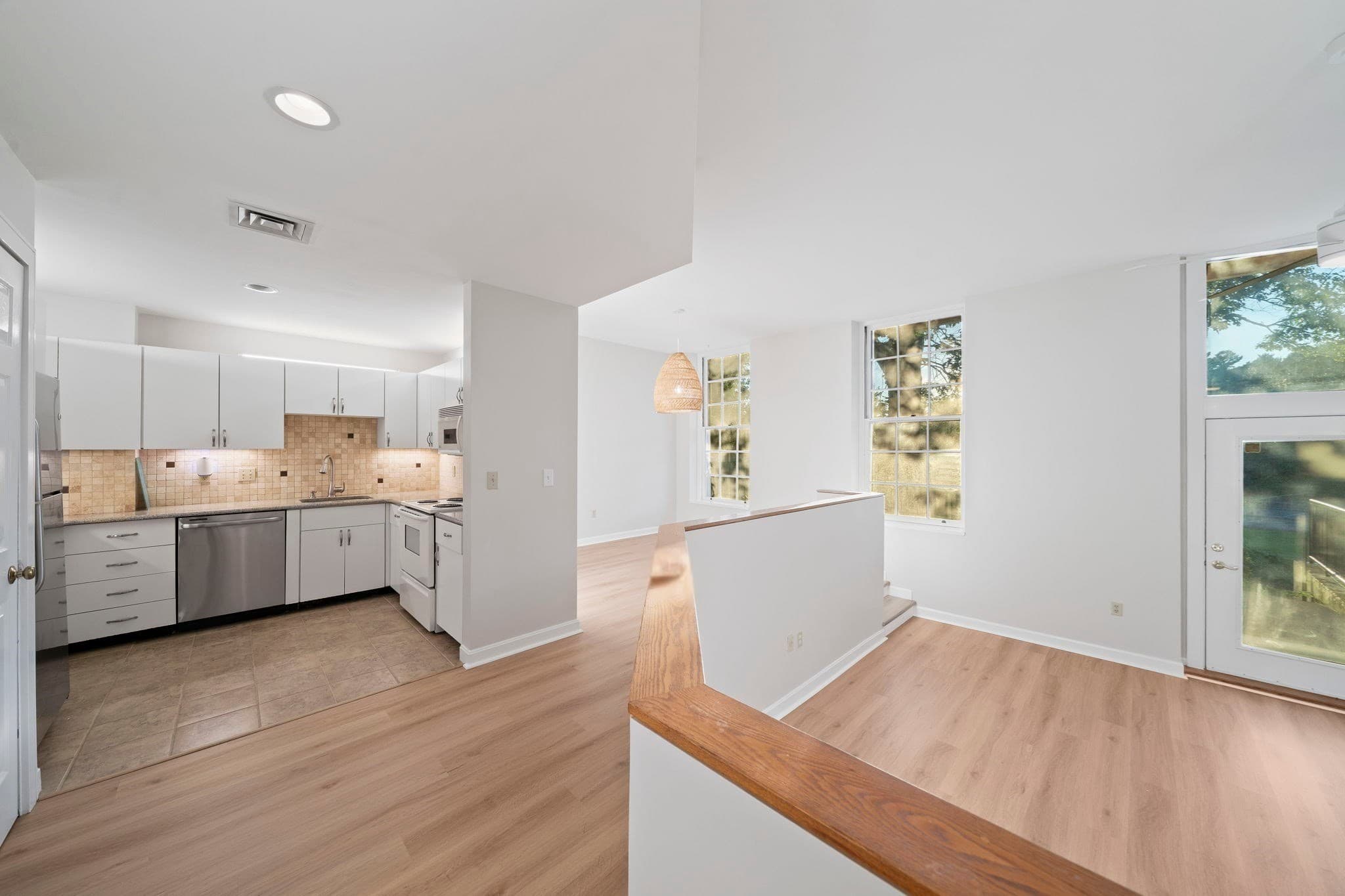 Condominium at 100 Parks St # 27, Duxbury MA 02332, Duxbury, photo 4 of 35