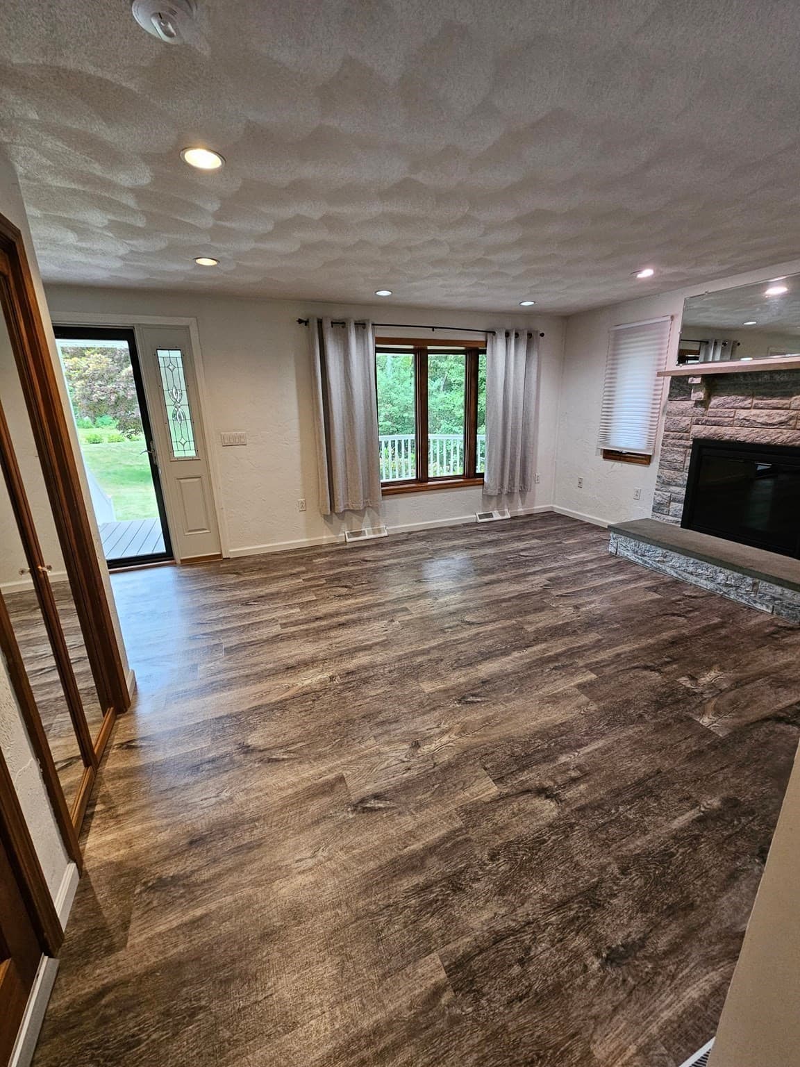 Duplex at 226 County Rd, Freetown MA 02717, Freetown, photo 27 of 42
