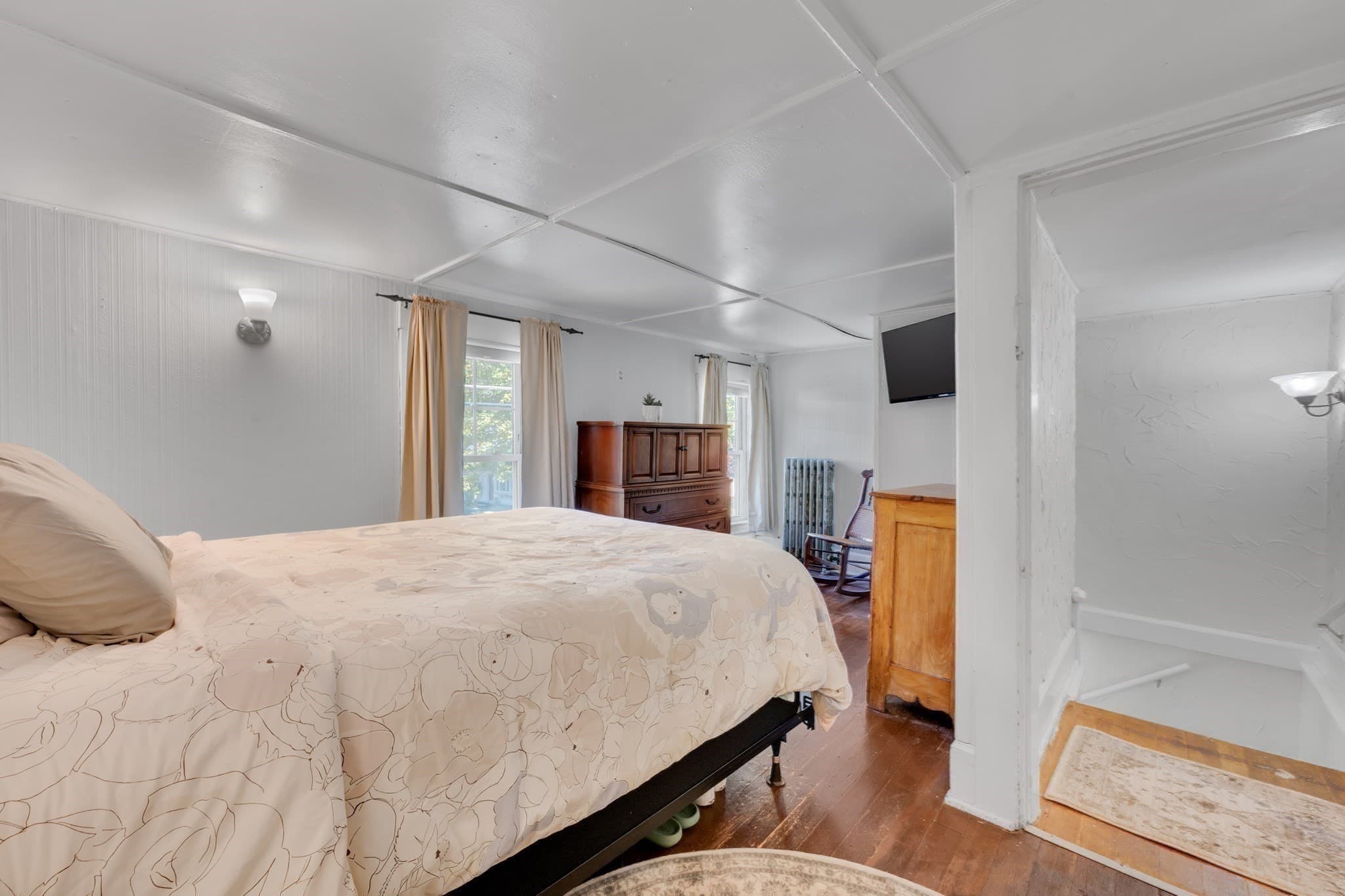 Single Family Residence at 16 Charlton St, Sturbridge MA 01566, photo 16 of 32